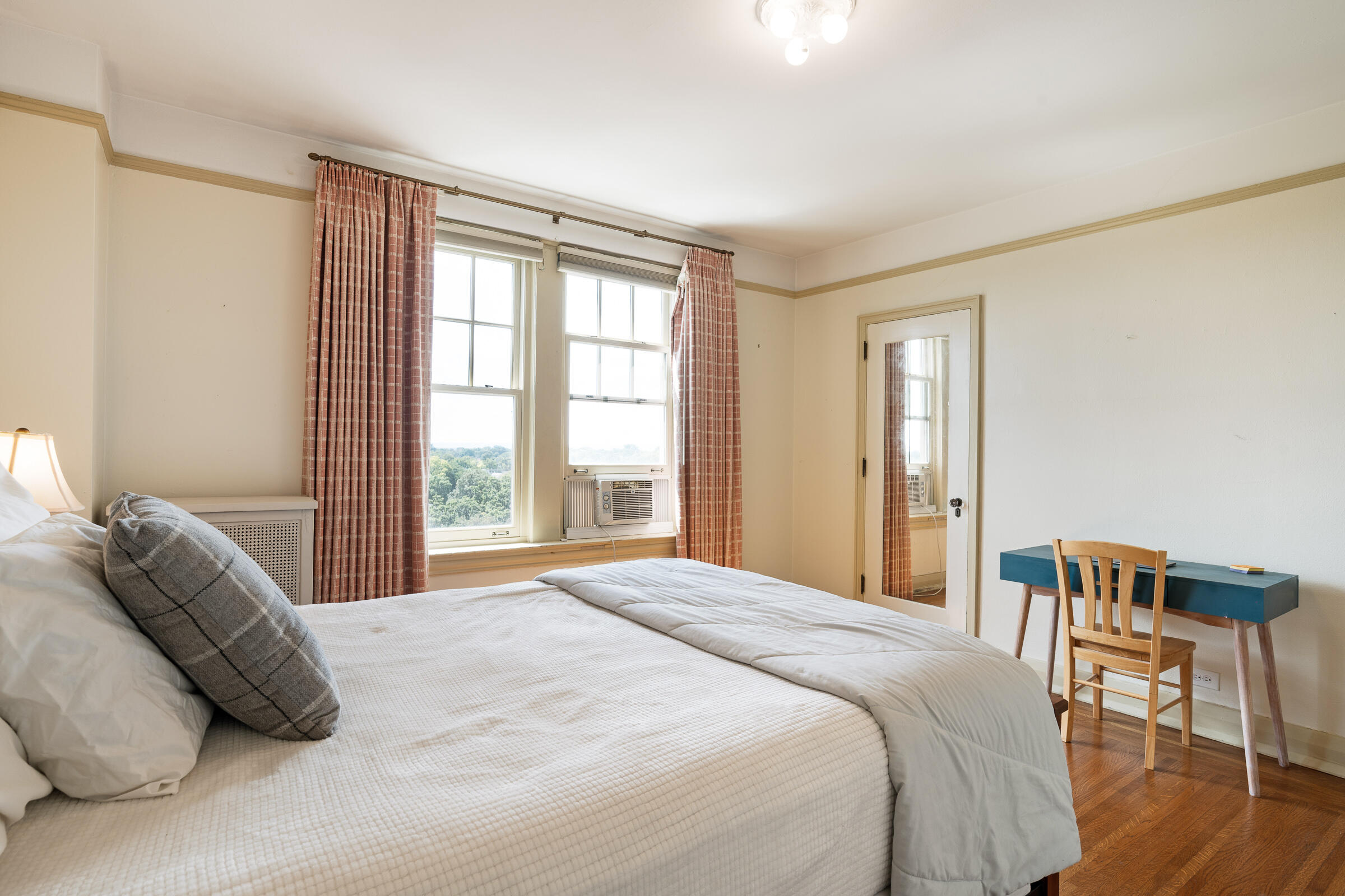 2140 Bonnycastle Avenue, 10E