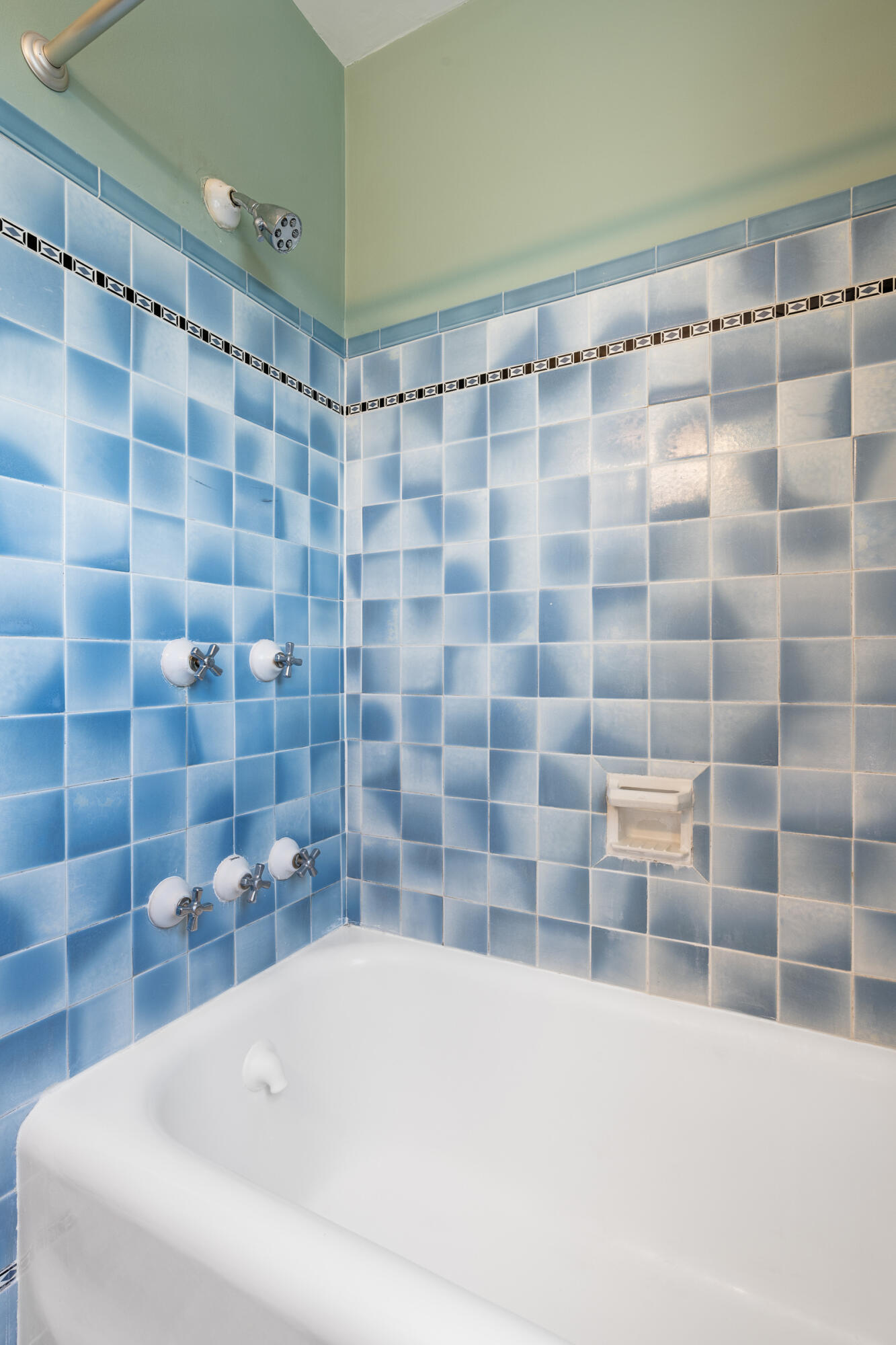 2140 Bonnycastle Avenue, 10E