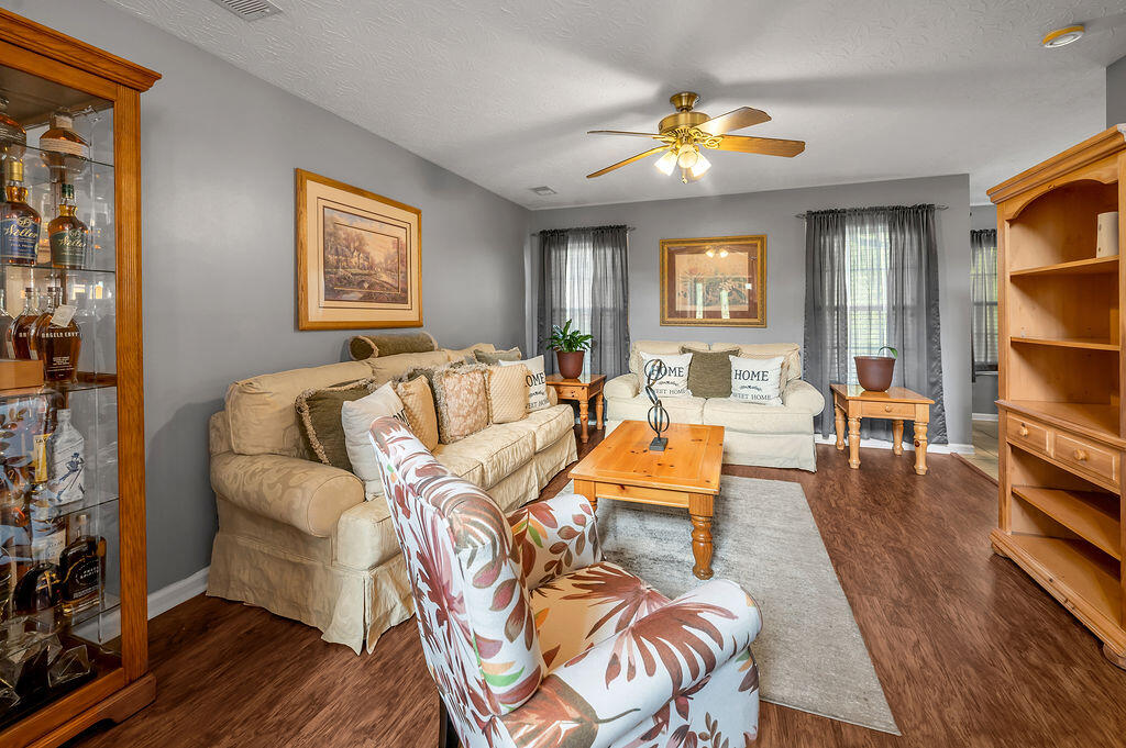 3005 Quaker Hill Lane