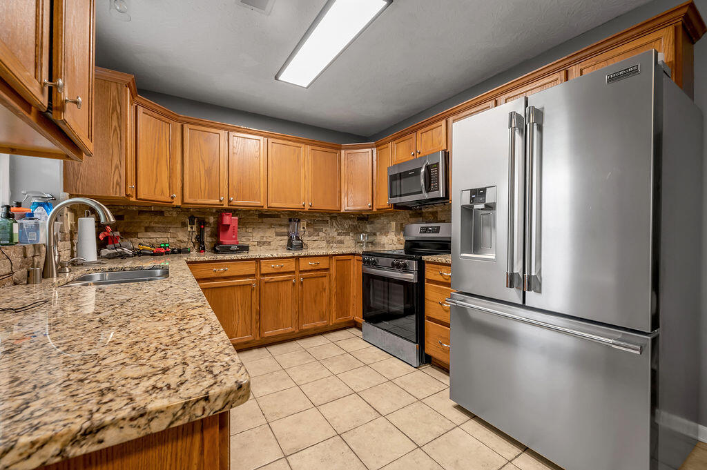 3005 Quaker Hill Lane