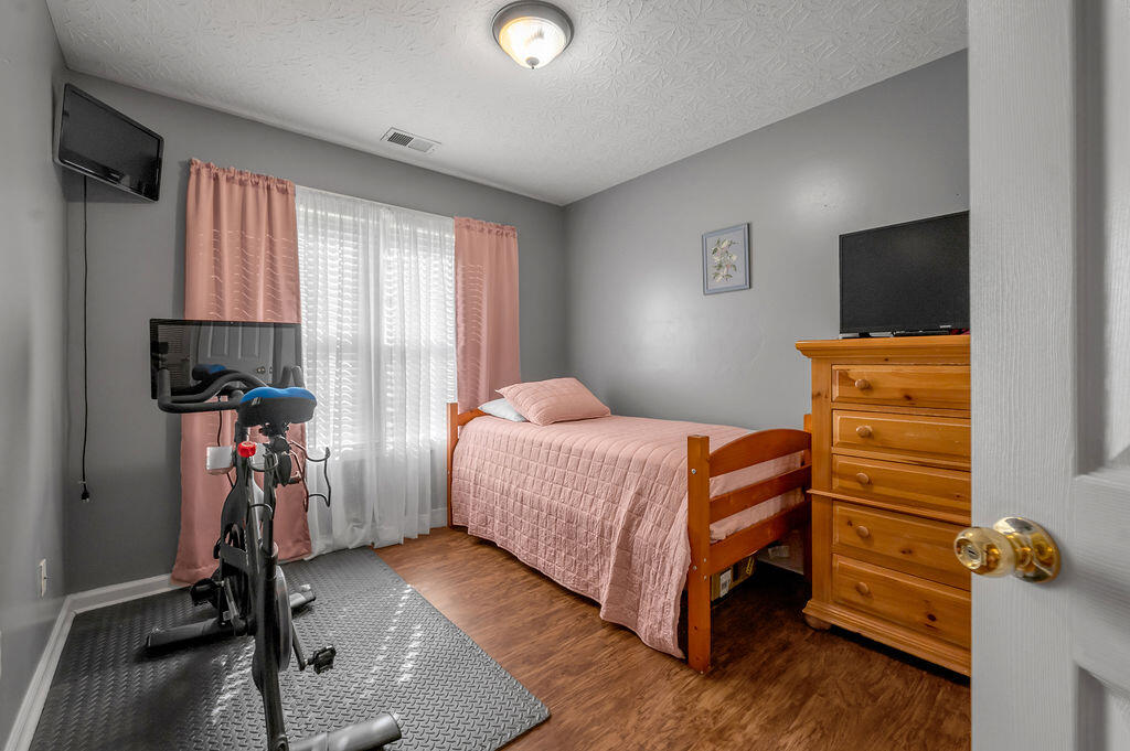 3005 Quaker Hill Lane