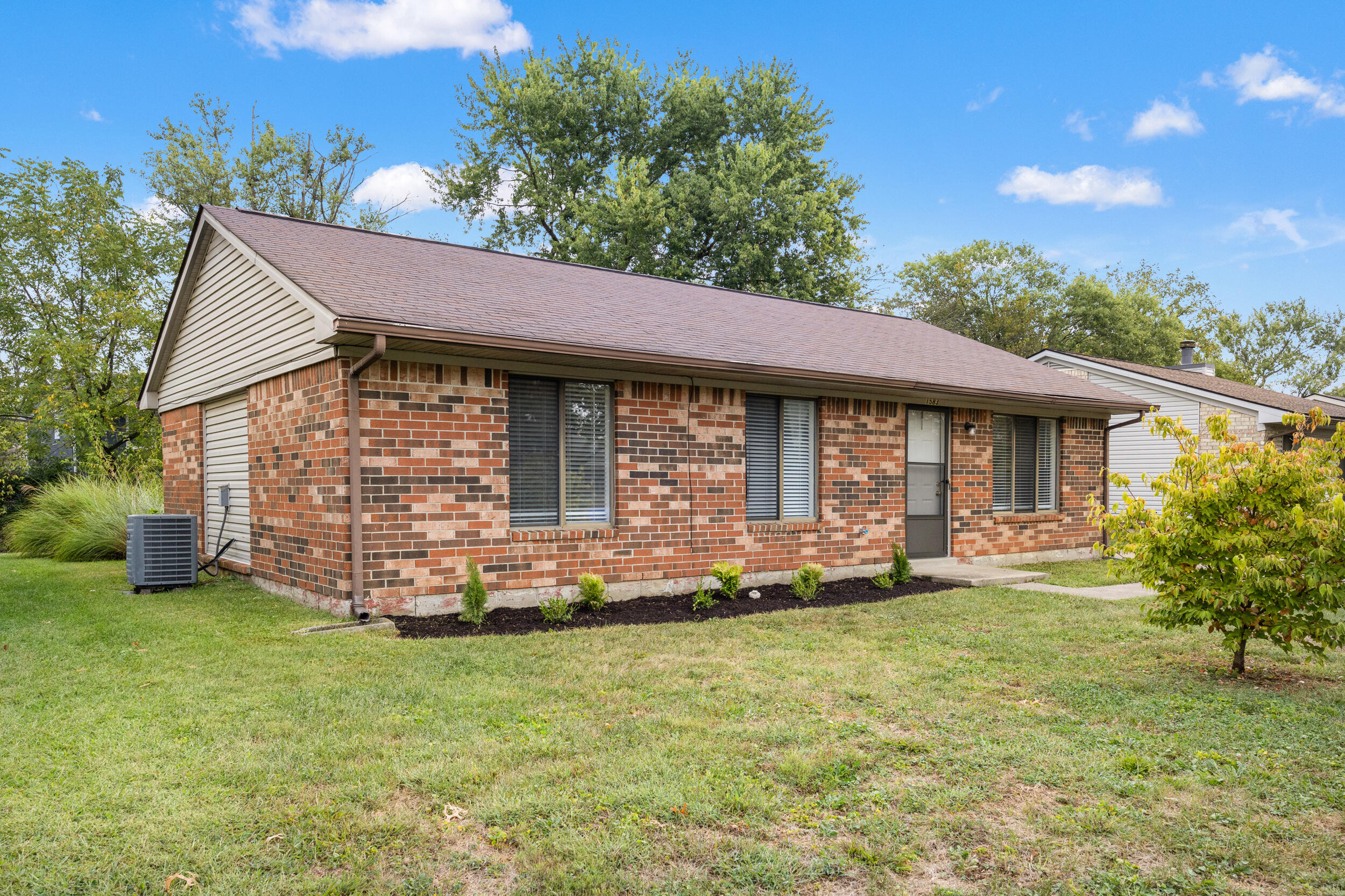 1583 Summerhill Drive