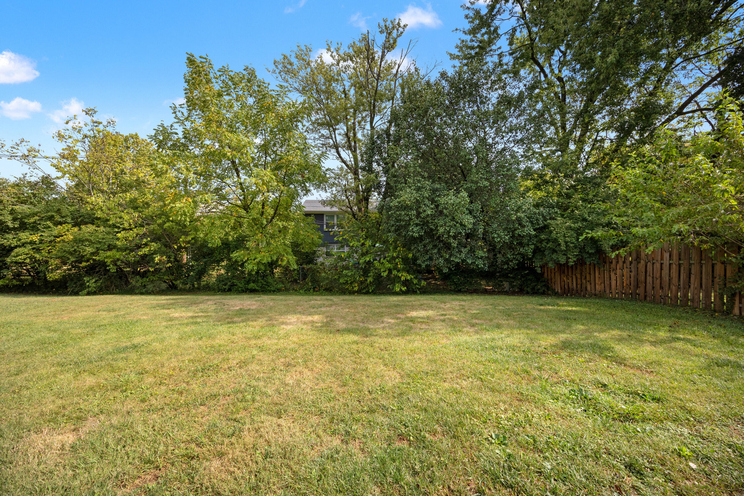 1583 Summerhill Drive