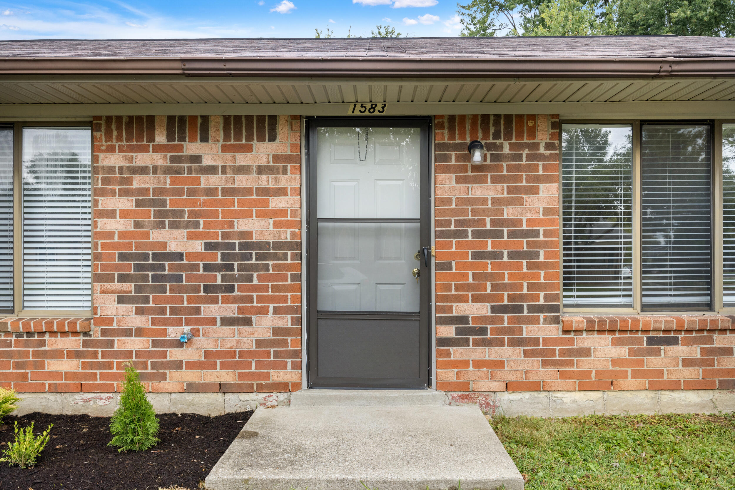 1583 Summerhill Drive