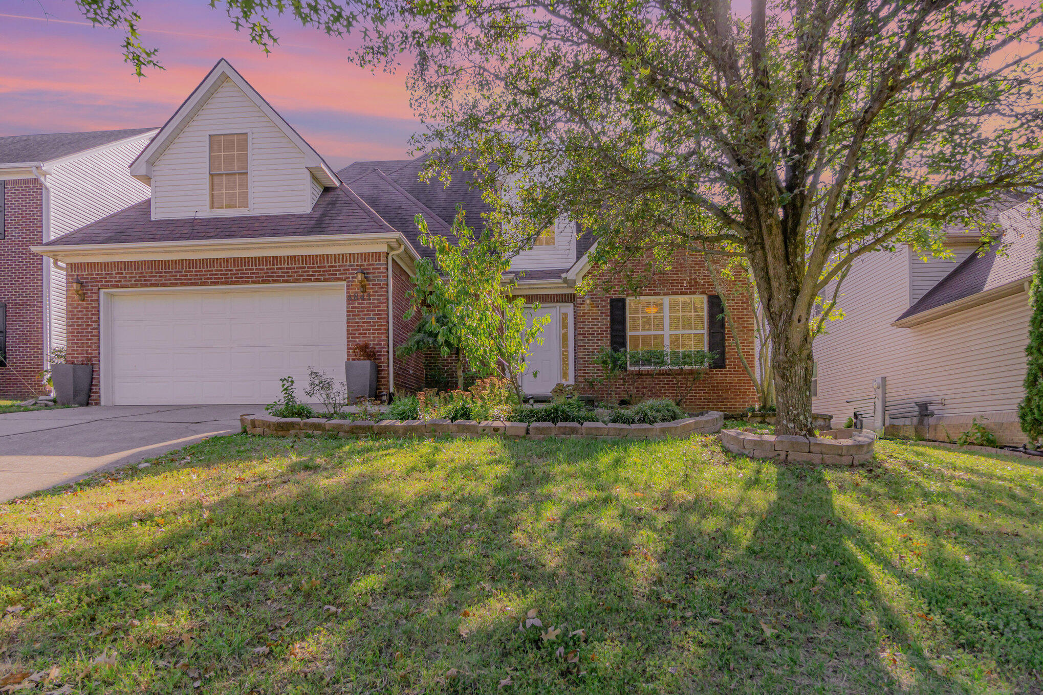 4841 Clifford Circle