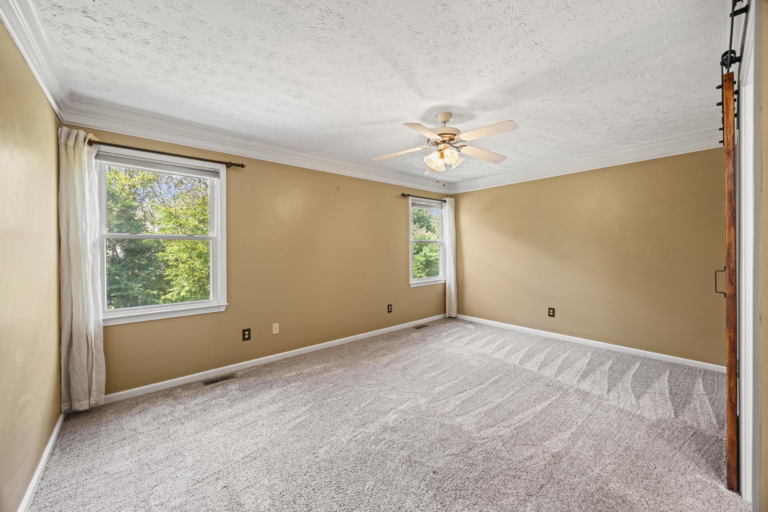 3893 Scarlet Oak Lane