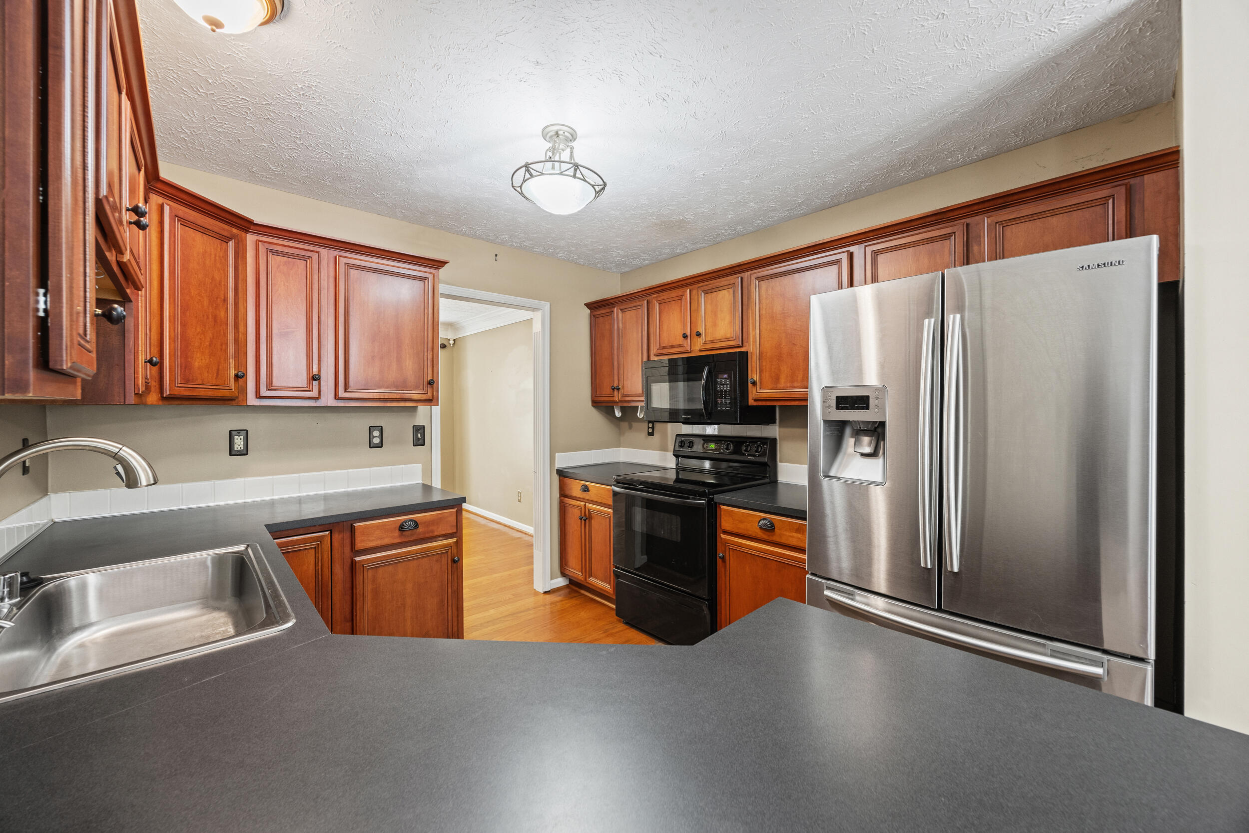 3893 Scarlet Oak Lane