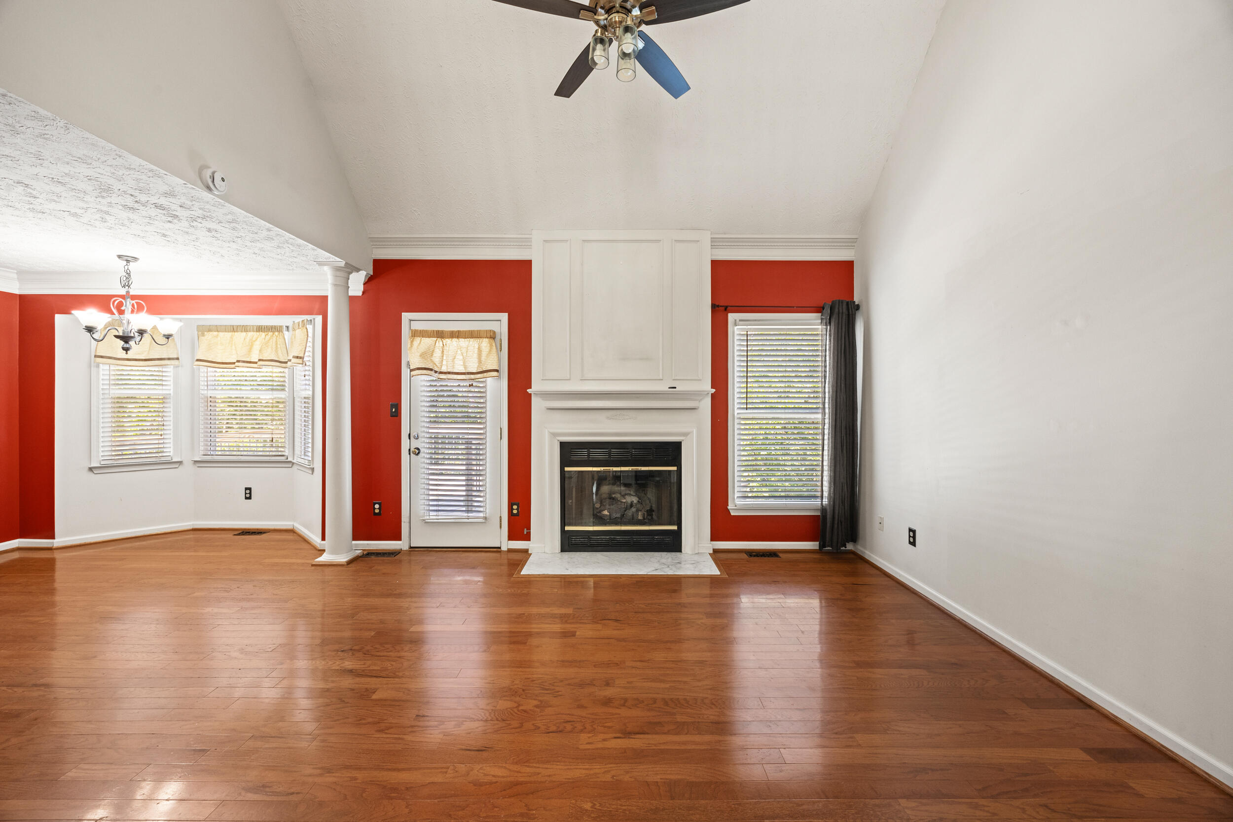 3893 Scarlet Oak Lane