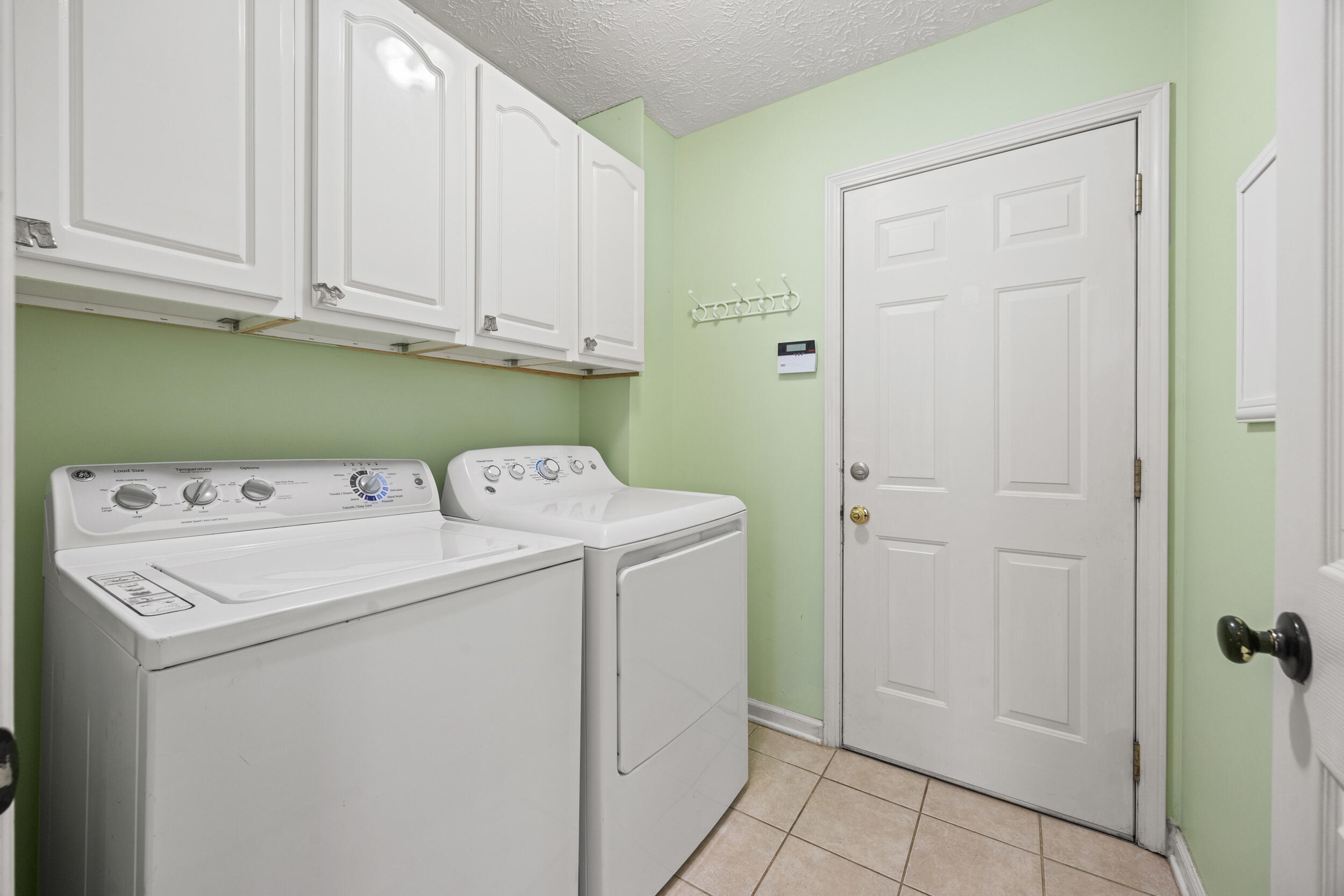 3893 Scarlet Oak Lane
