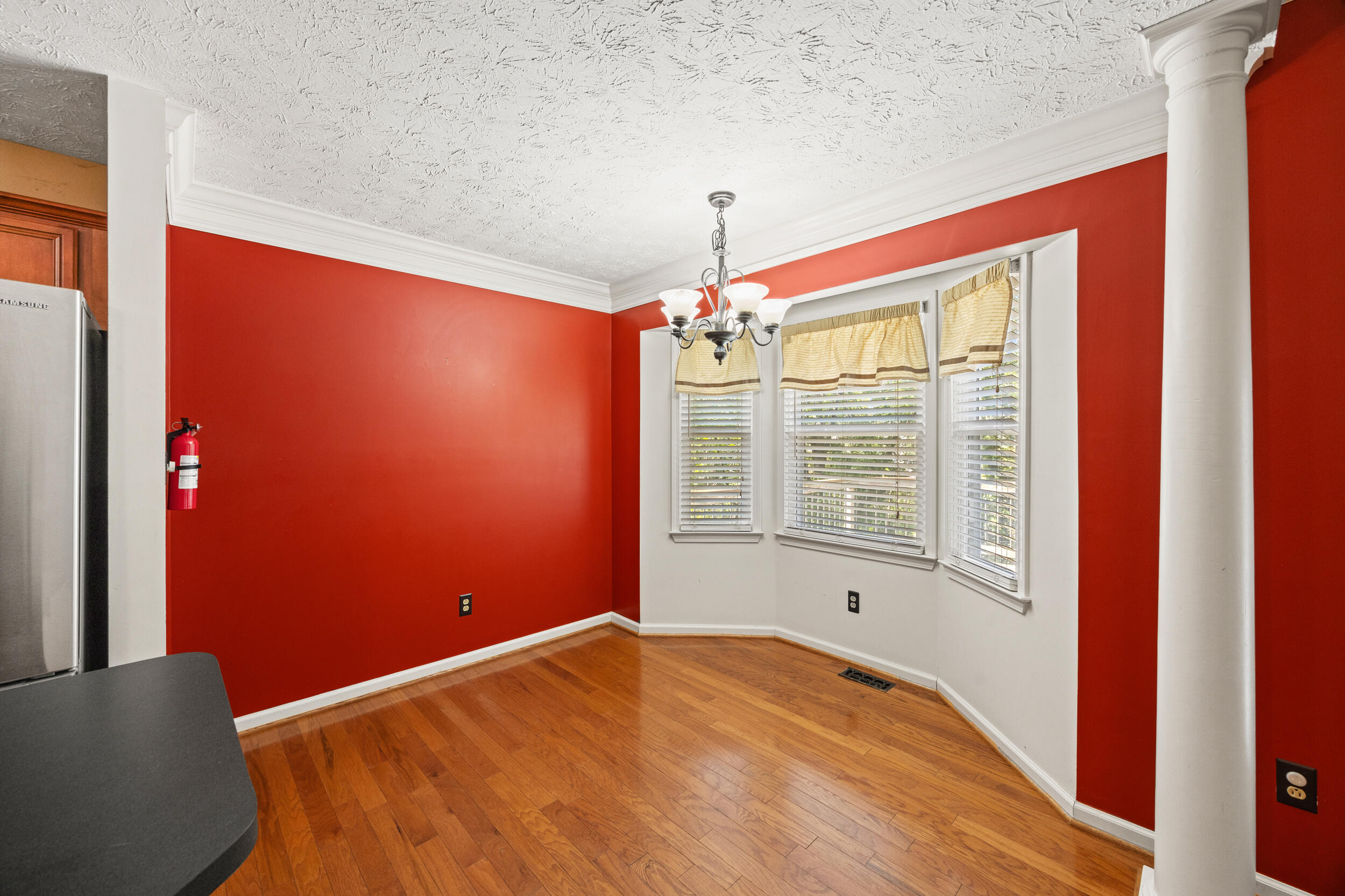 3893 Scarlet Oak Lane
