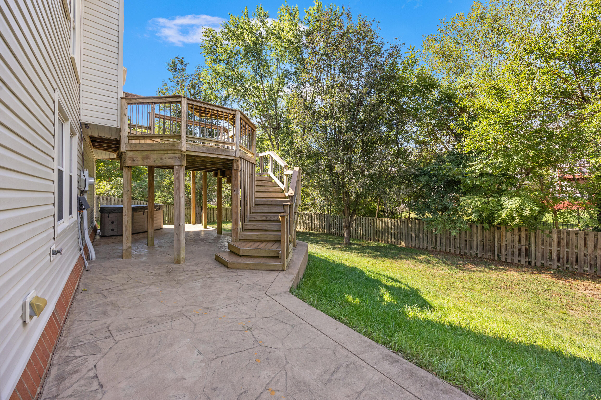 3893 Scarlet Oak Lane