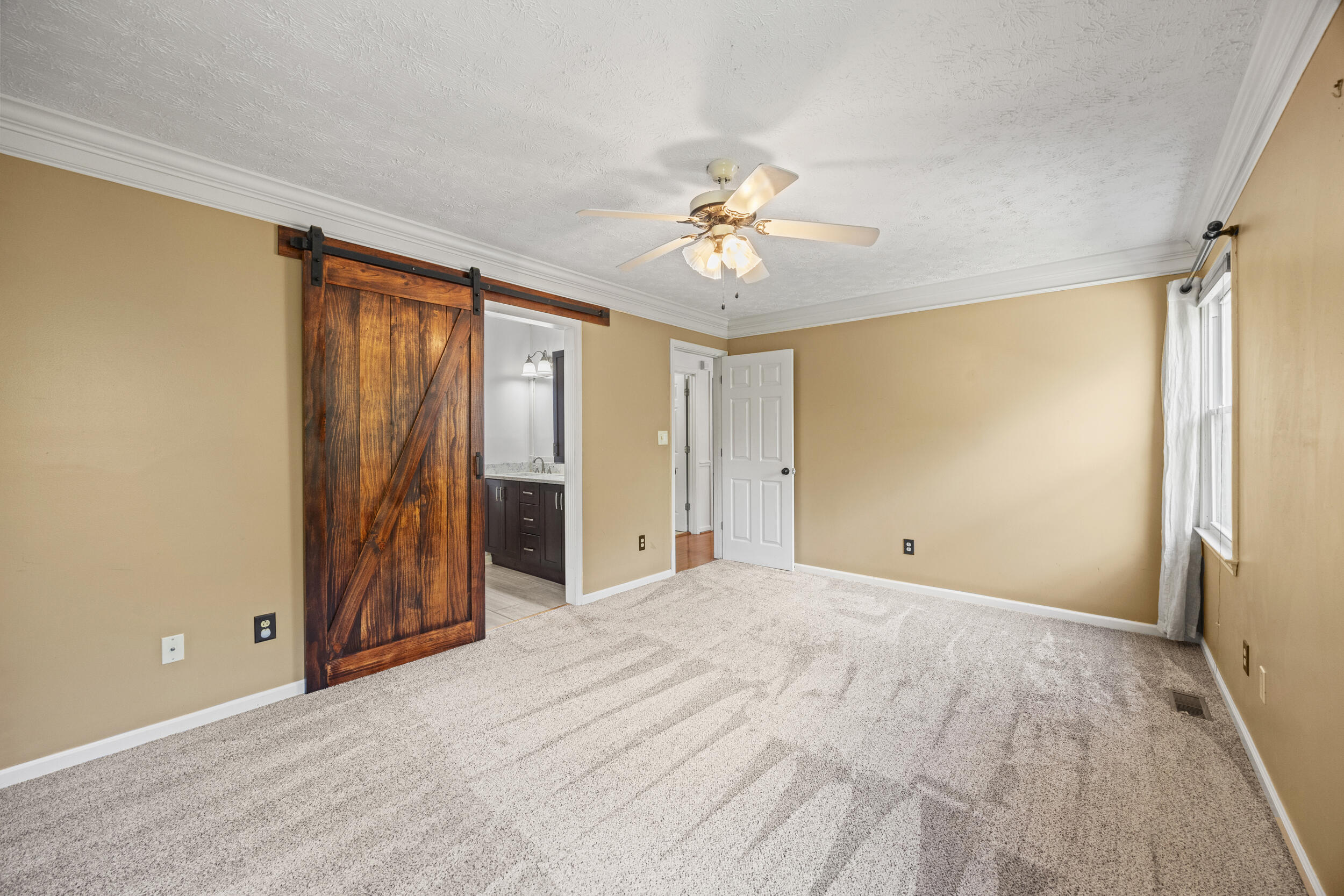 3893 Scarlet Oak Lane