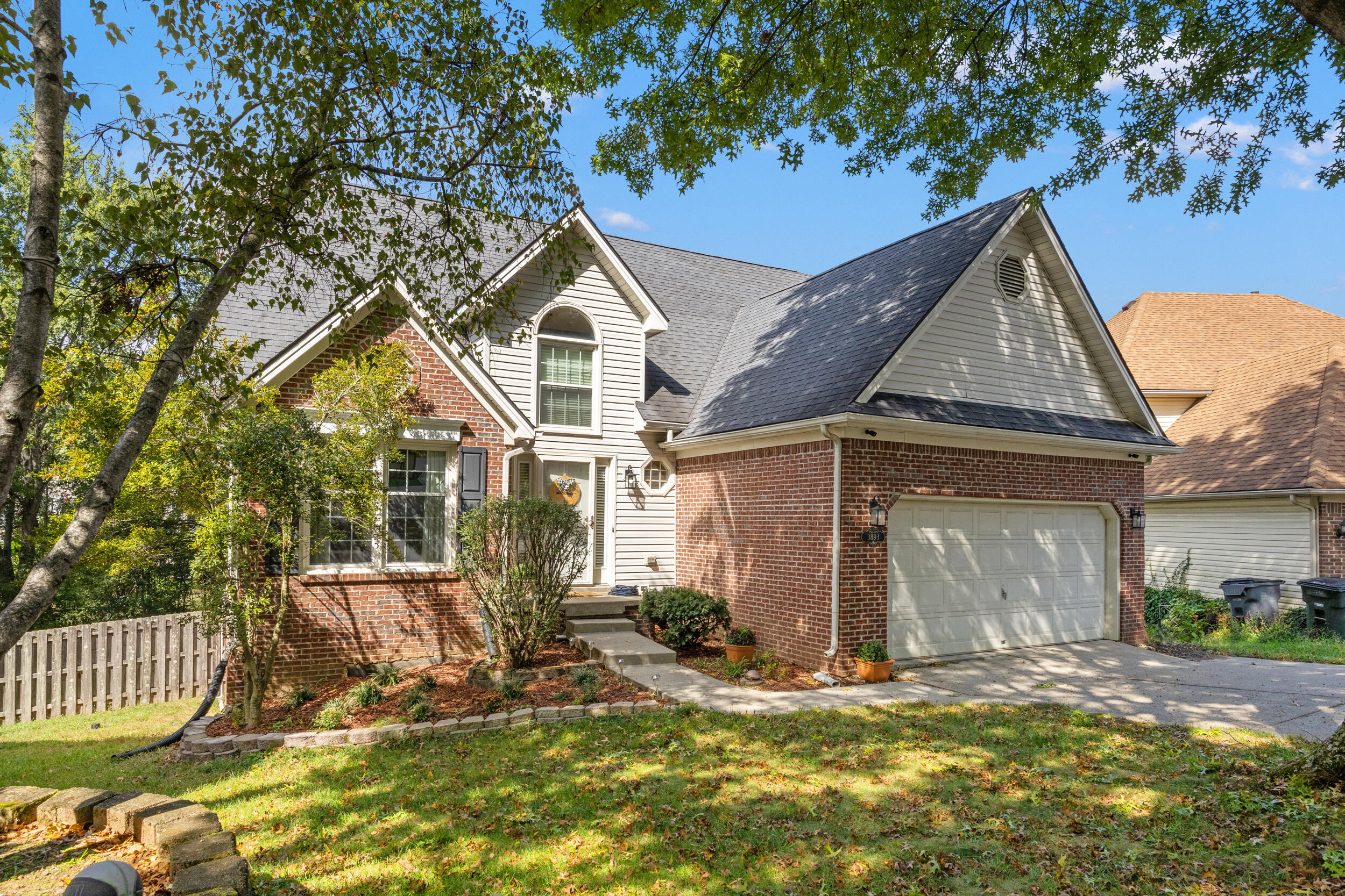 3893 Scarlet Oak Lane