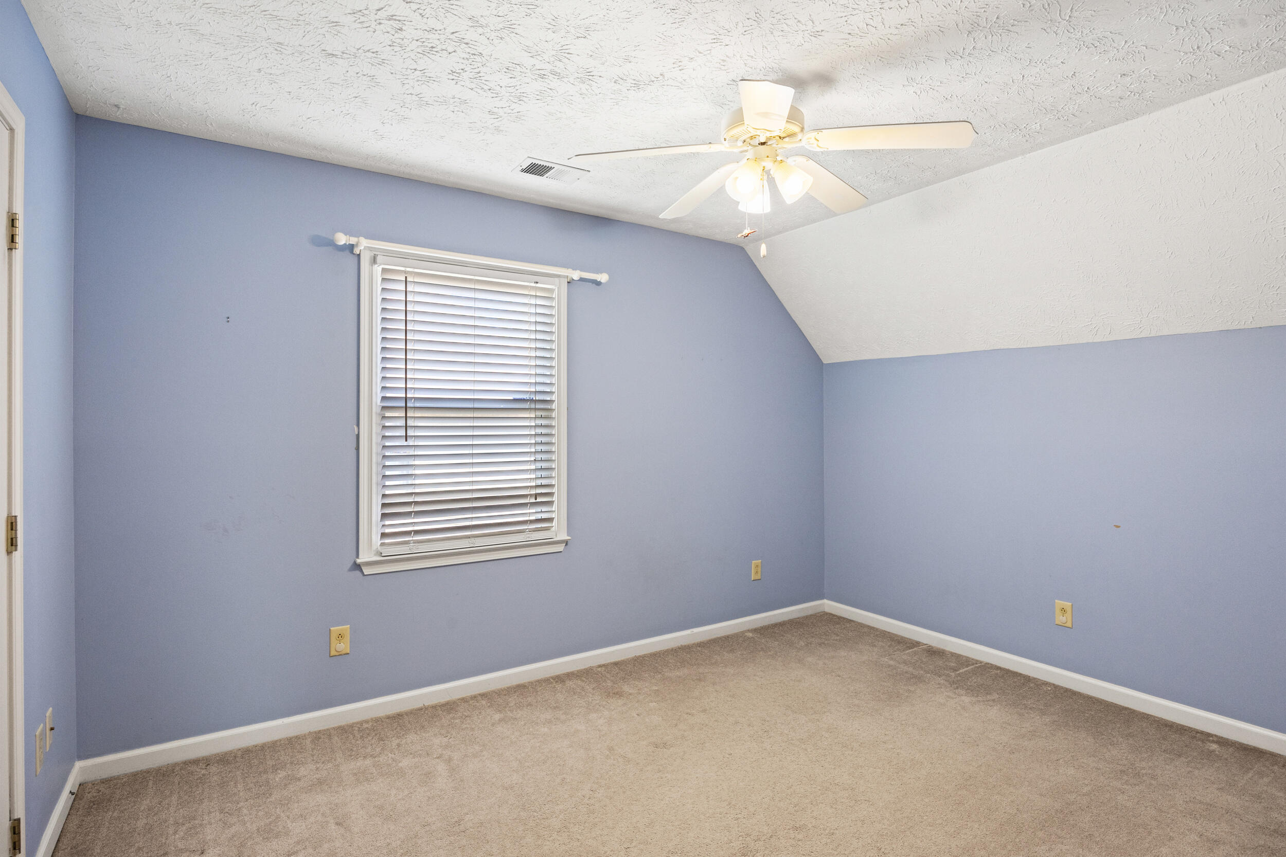 3893 Scarlet Oak Lane