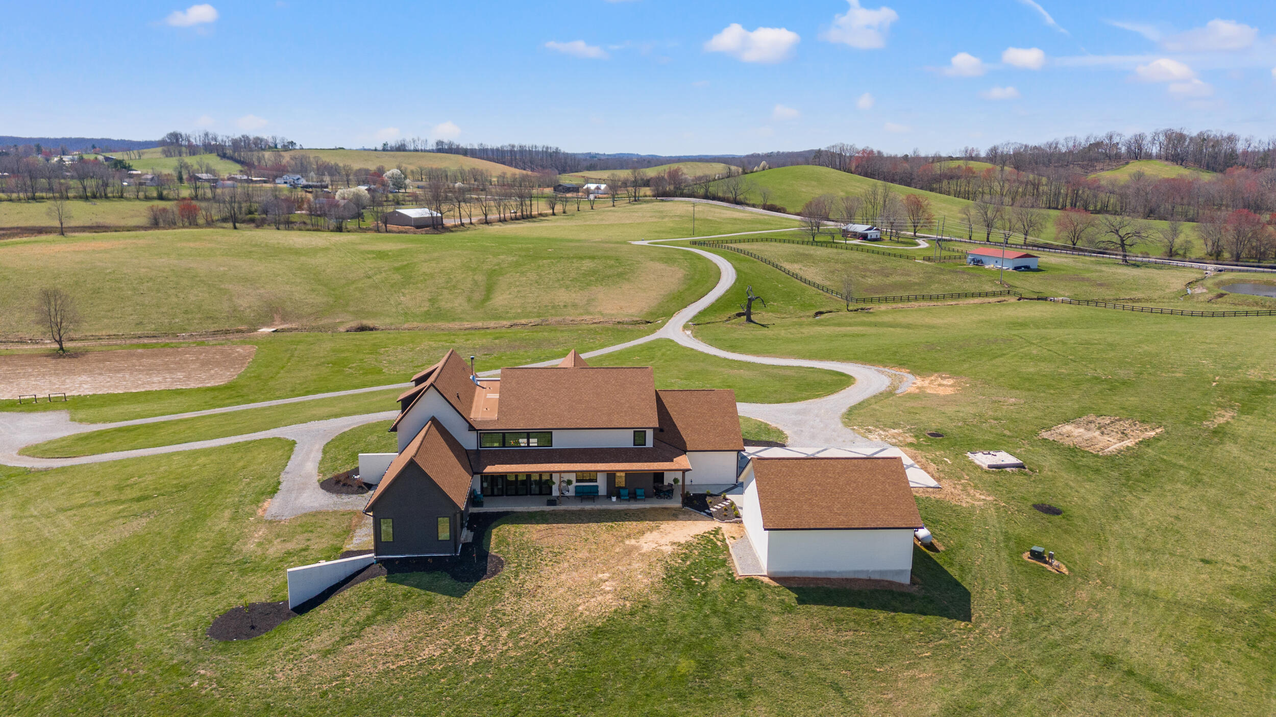 1674 Laurel Road