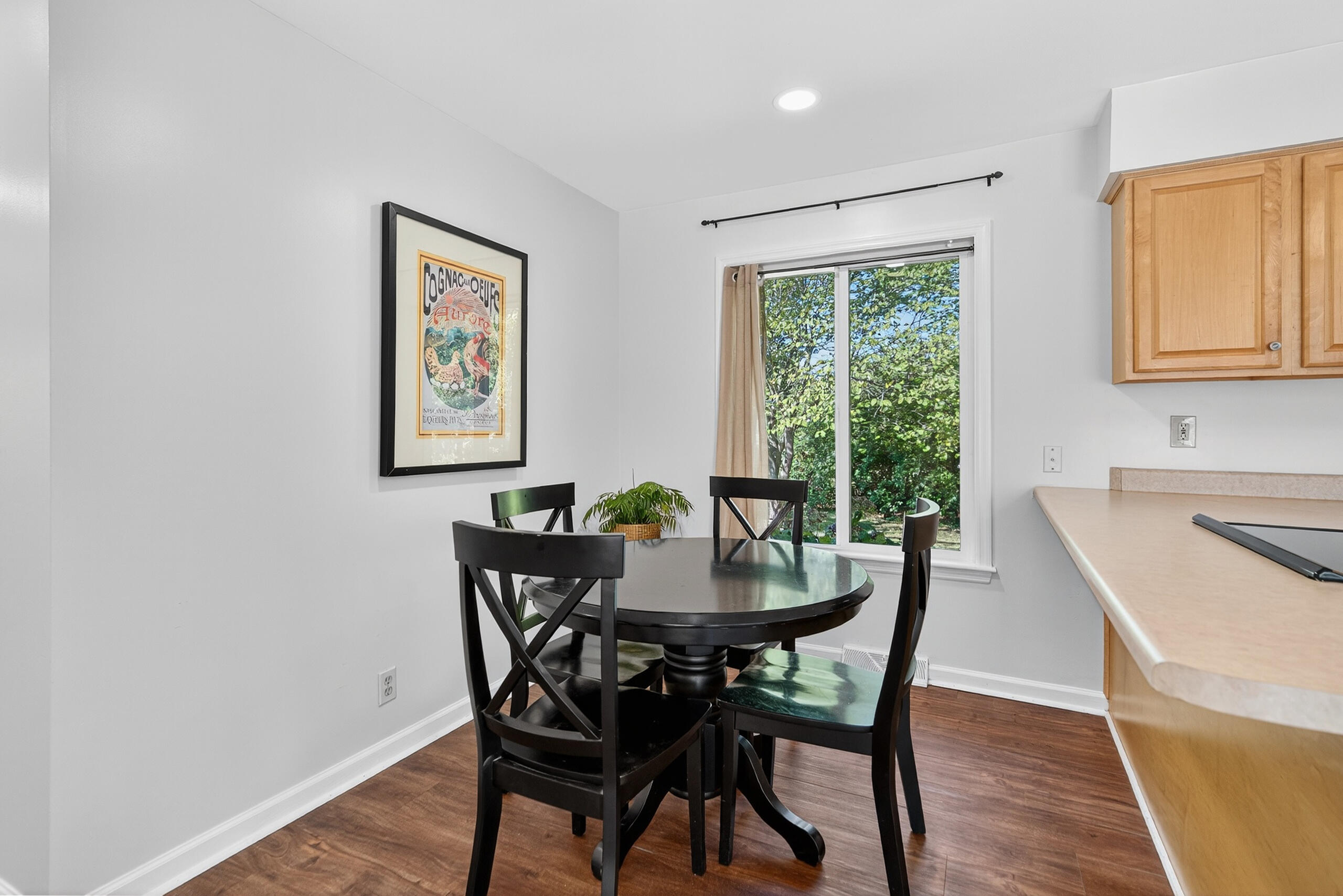 2401 Maplewood Drive