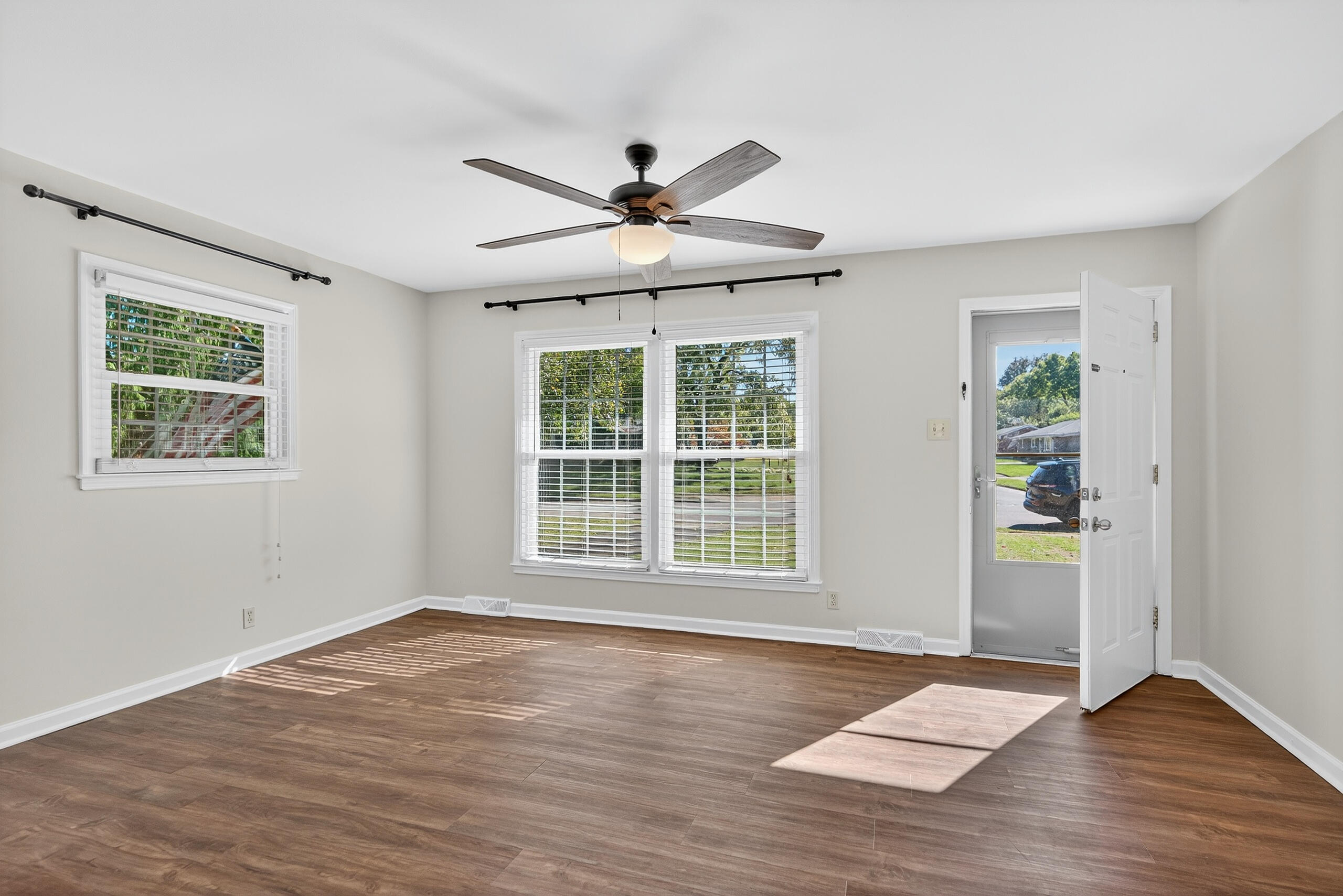 2401 Maplewood Drive