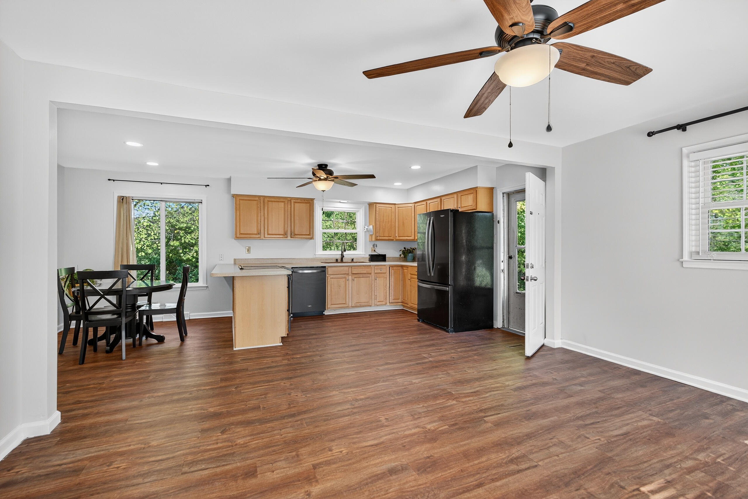 2401 Maplewood Drive