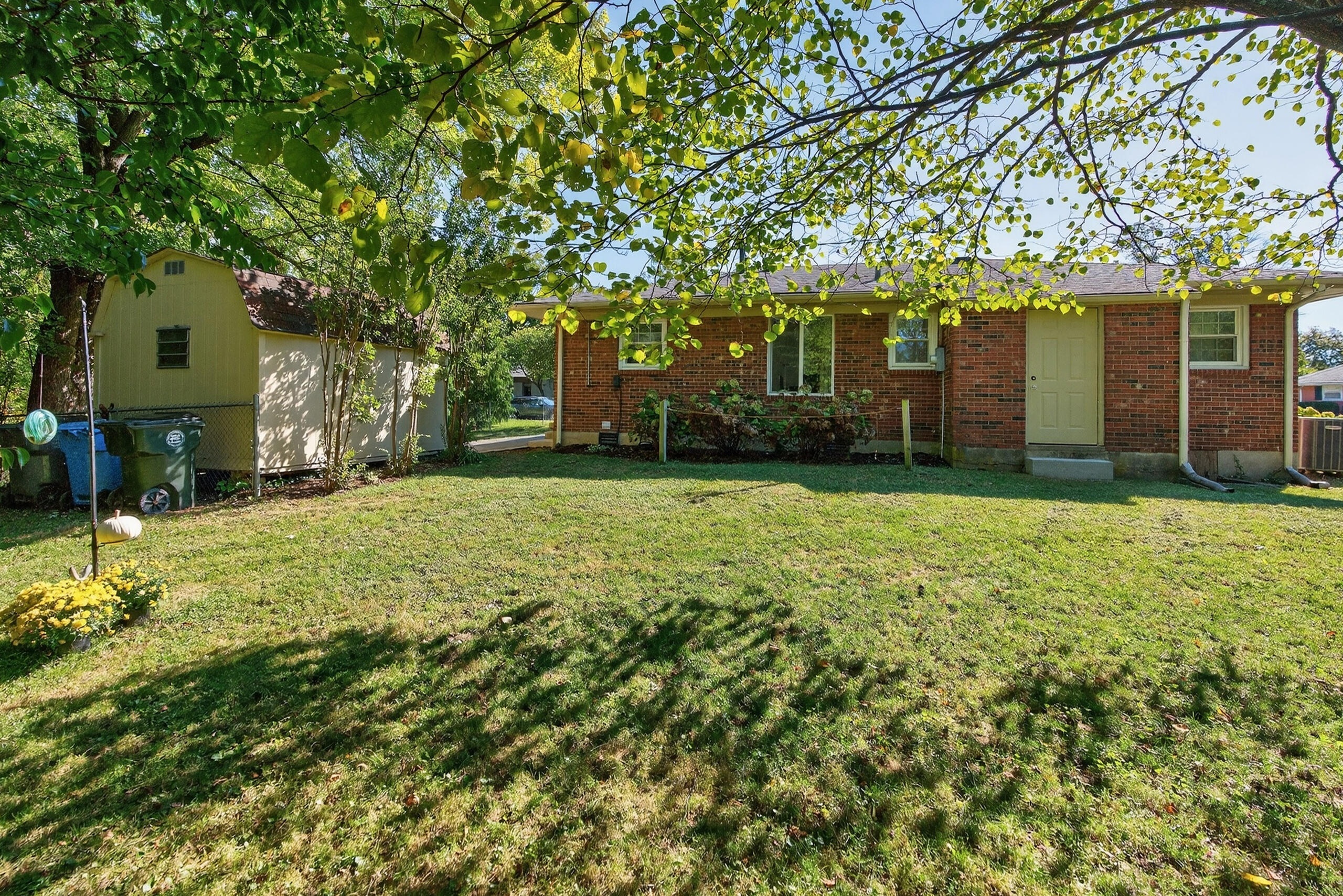 2401 Maplewood Drive