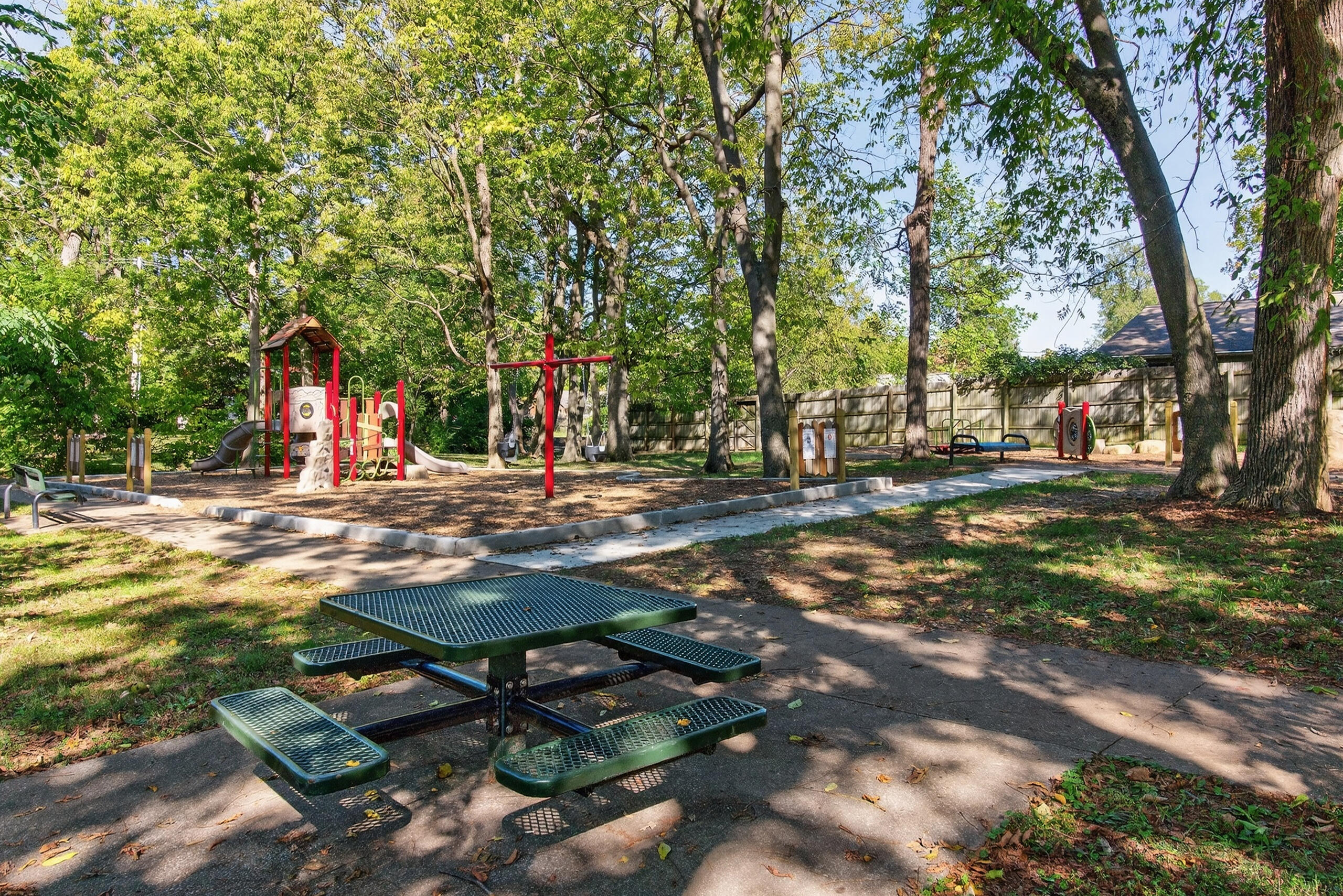 2401 Maplewood Drive