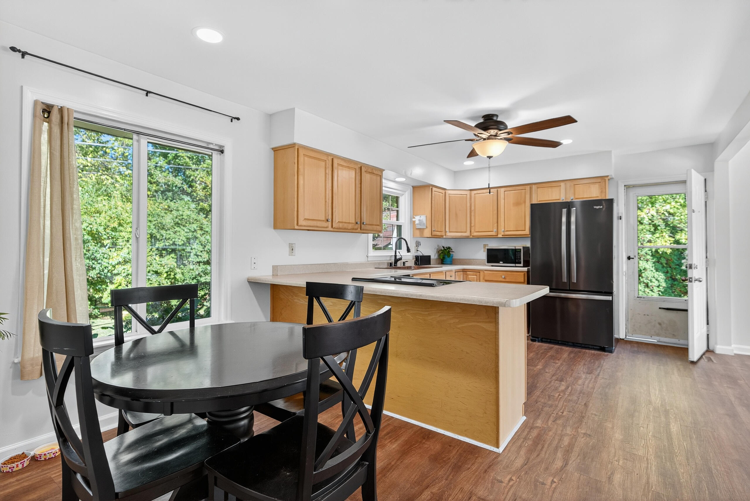 2401 Maplewood Drive