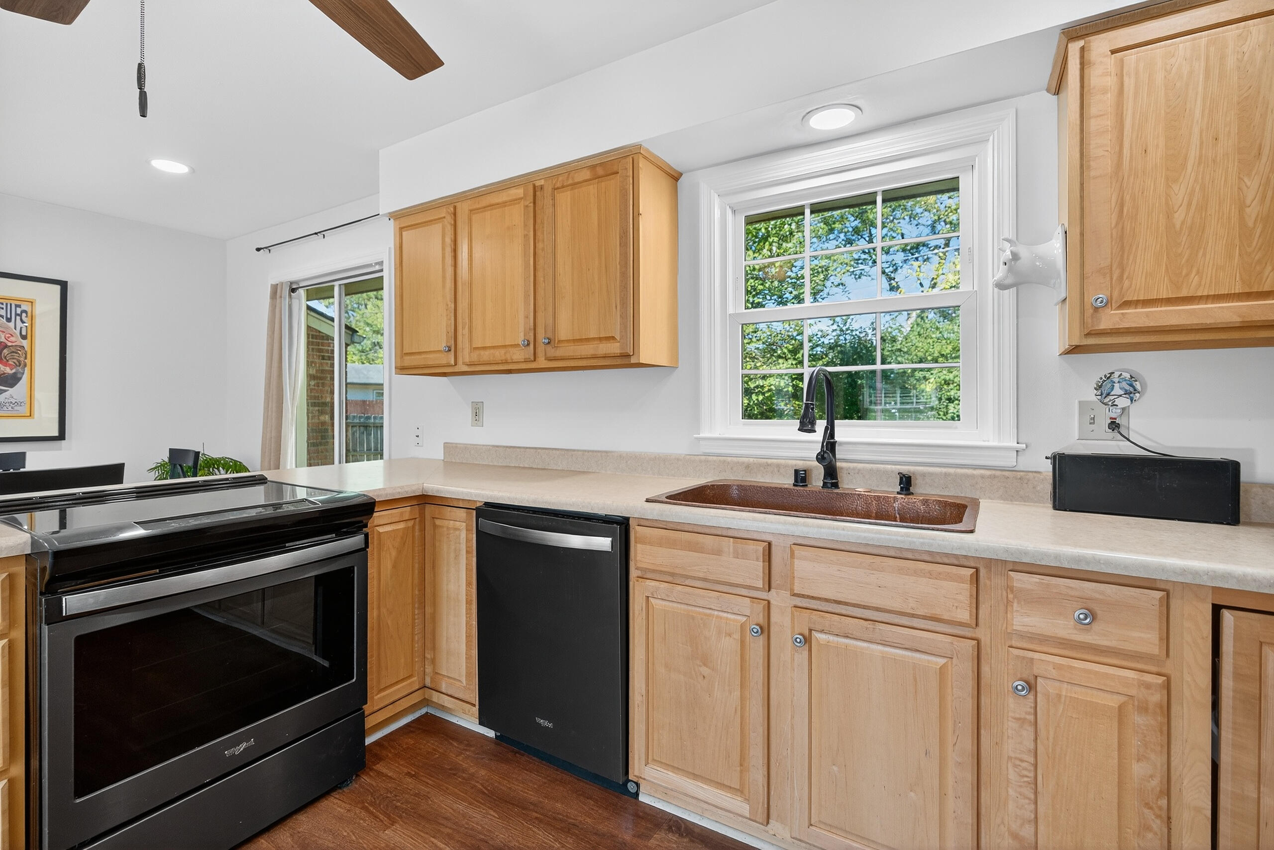 2401 Maplewood Drive