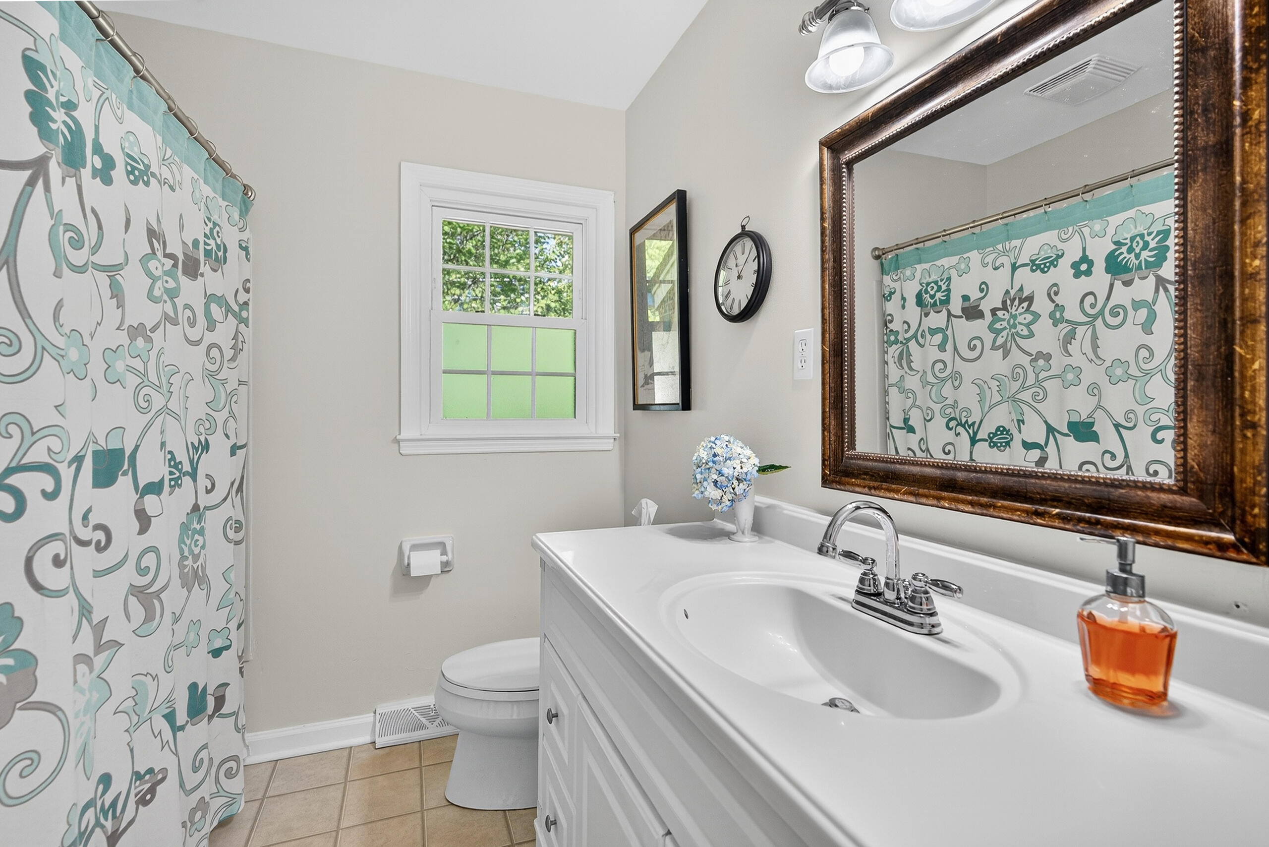 2401 Maplewood Drive