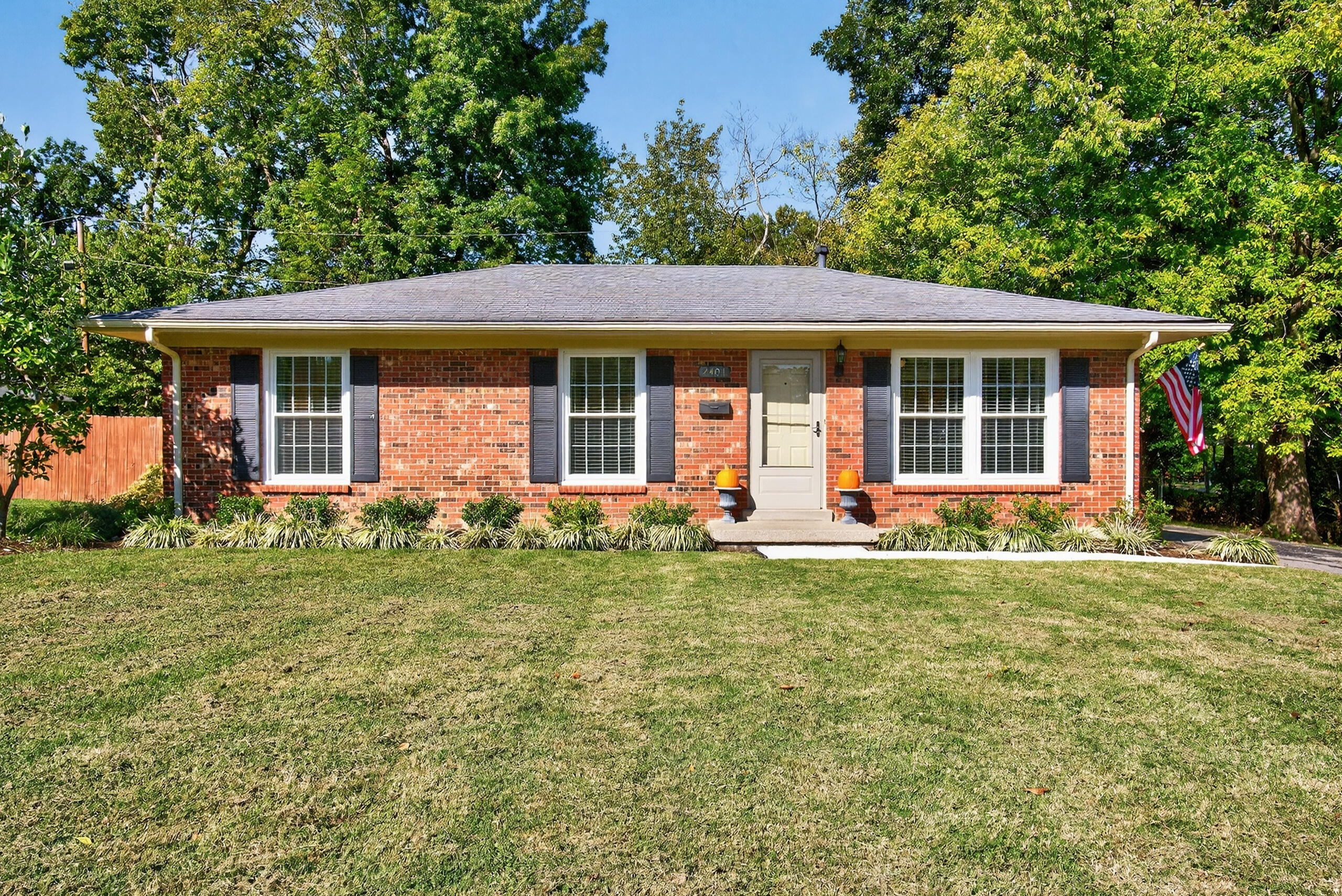 2401 Maplewood Drive