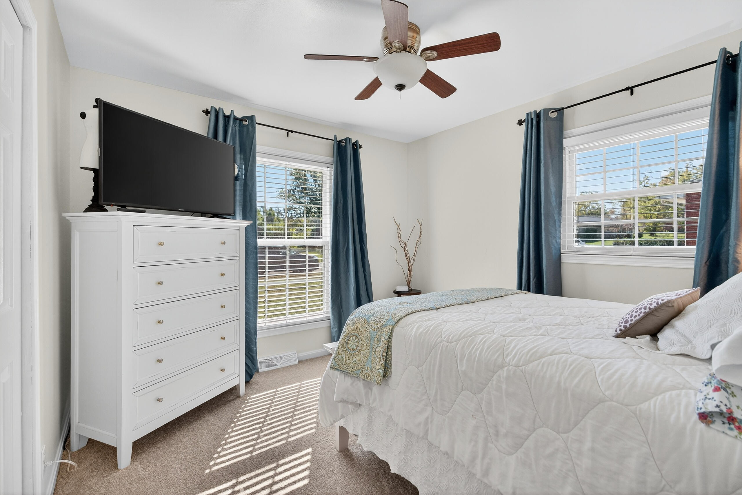 2401 Maplewood Drive