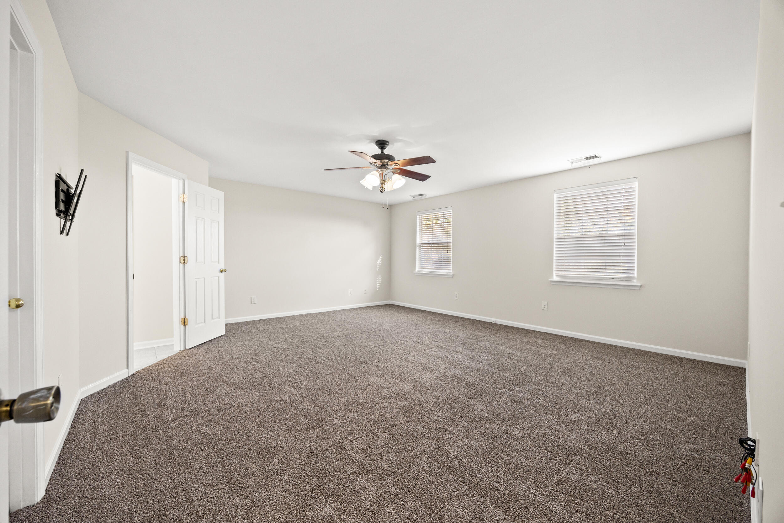 109 Hillock Court