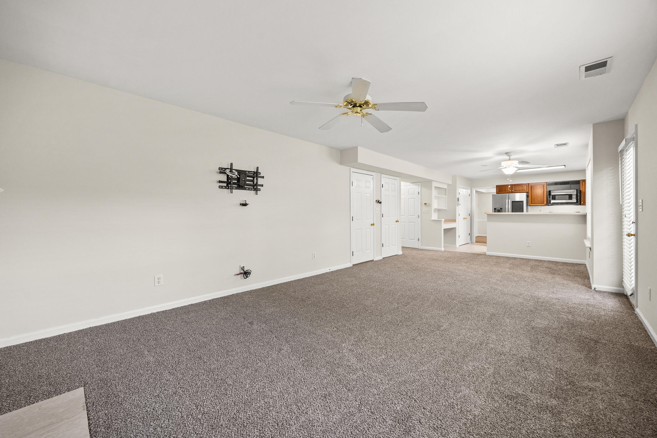 109 Hillock Court