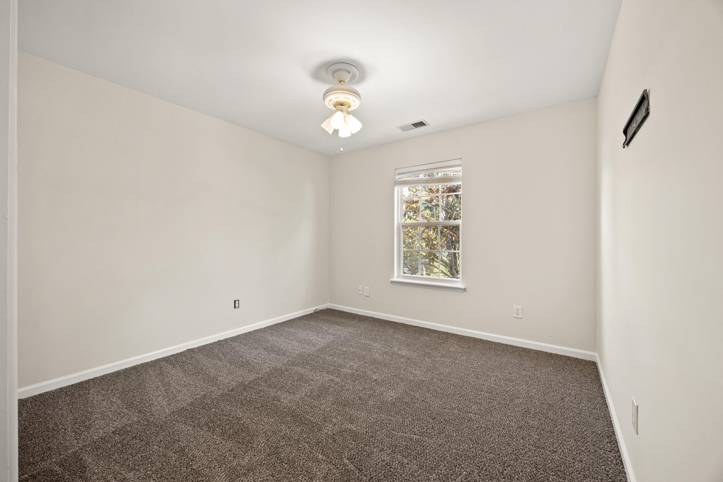 109 Hillock Court