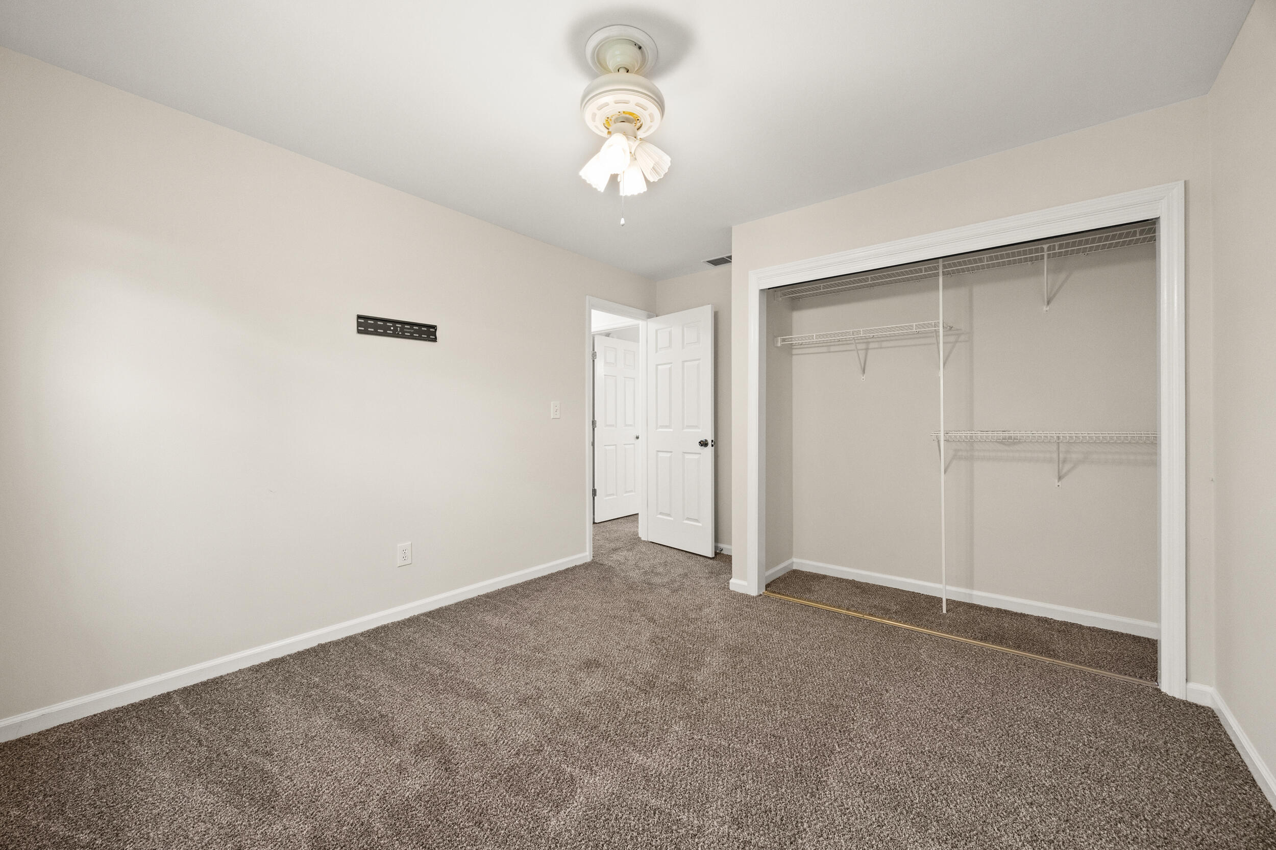 109 Hillock Court