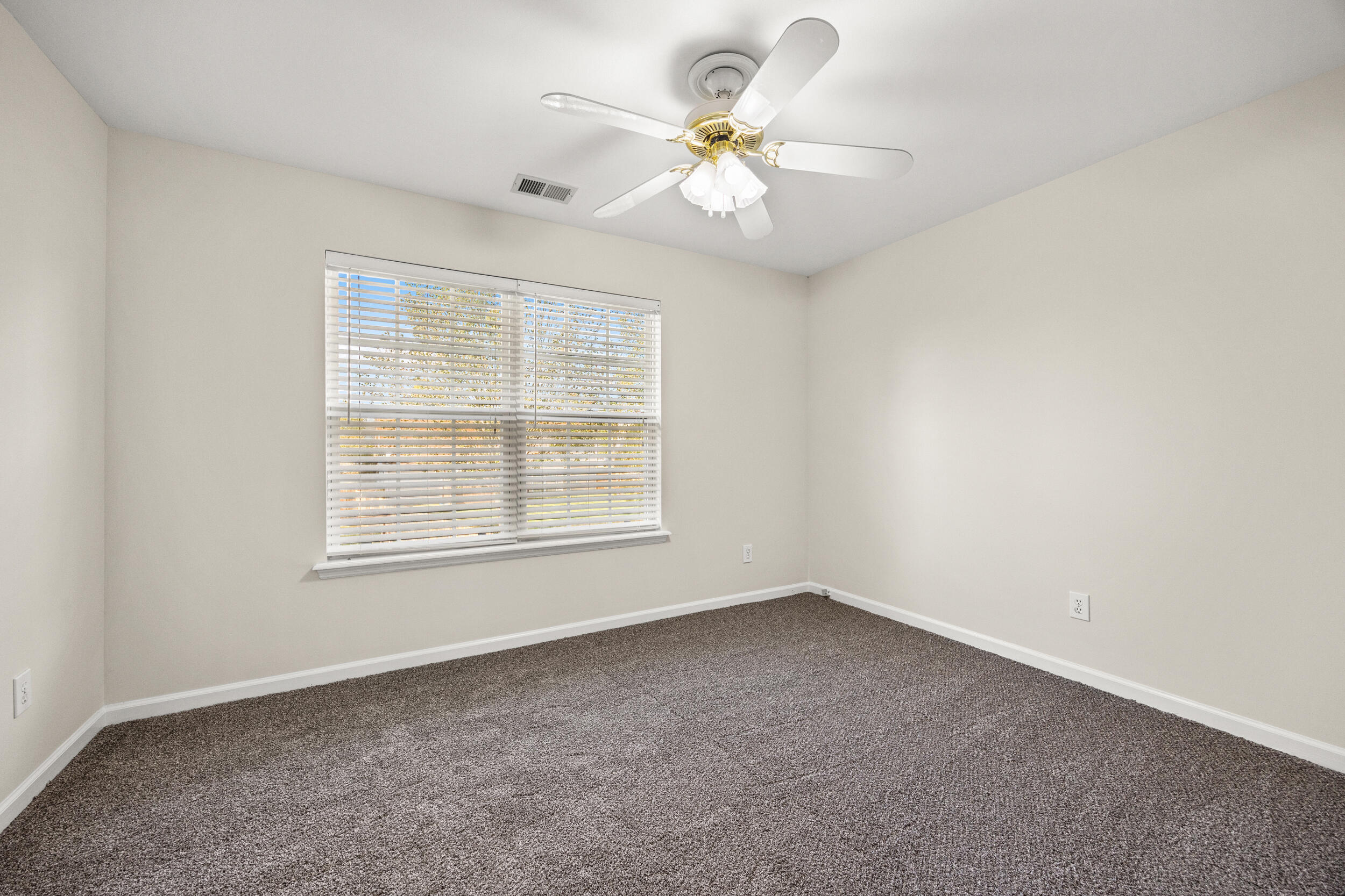 109 Hillock Court