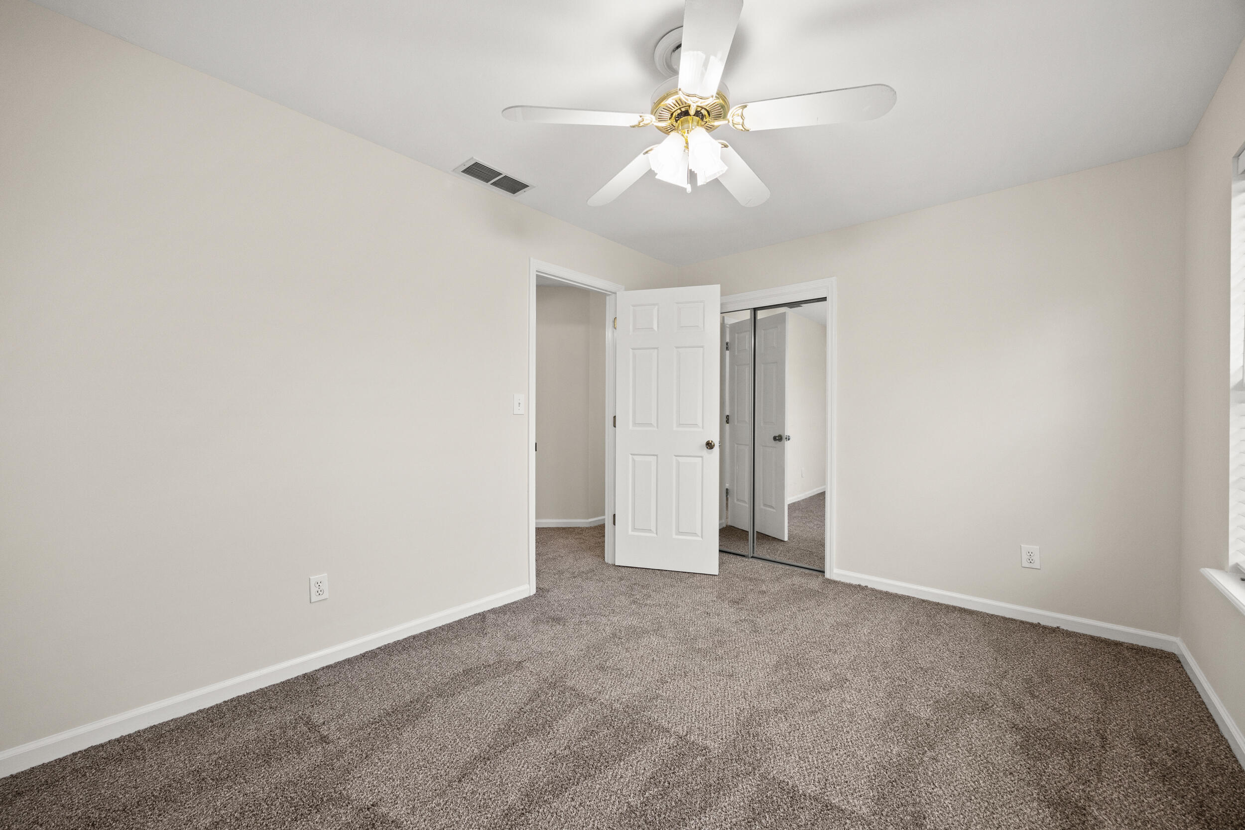 109 Hillock Court
