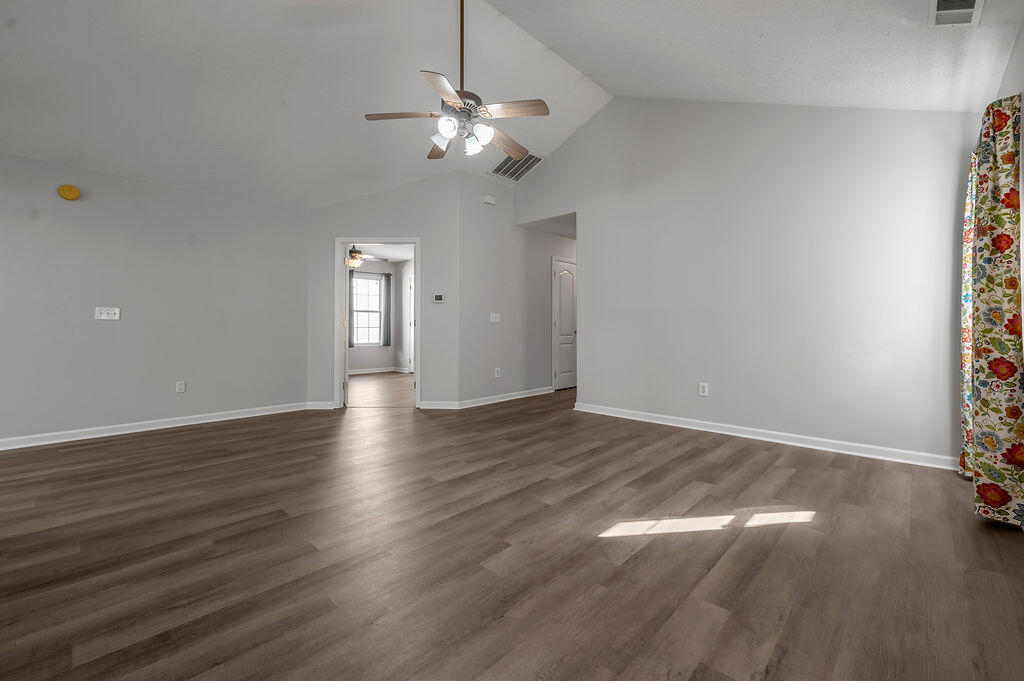 1100 Mountain Laurel Way, Lexington