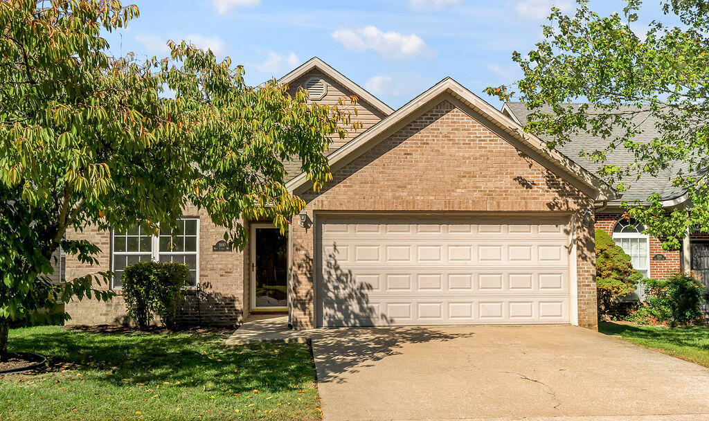 1100 Mountain Laurel Way, Lexington