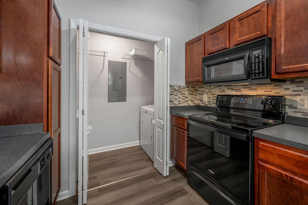 1100 Mountain Laurel Way, Lexington