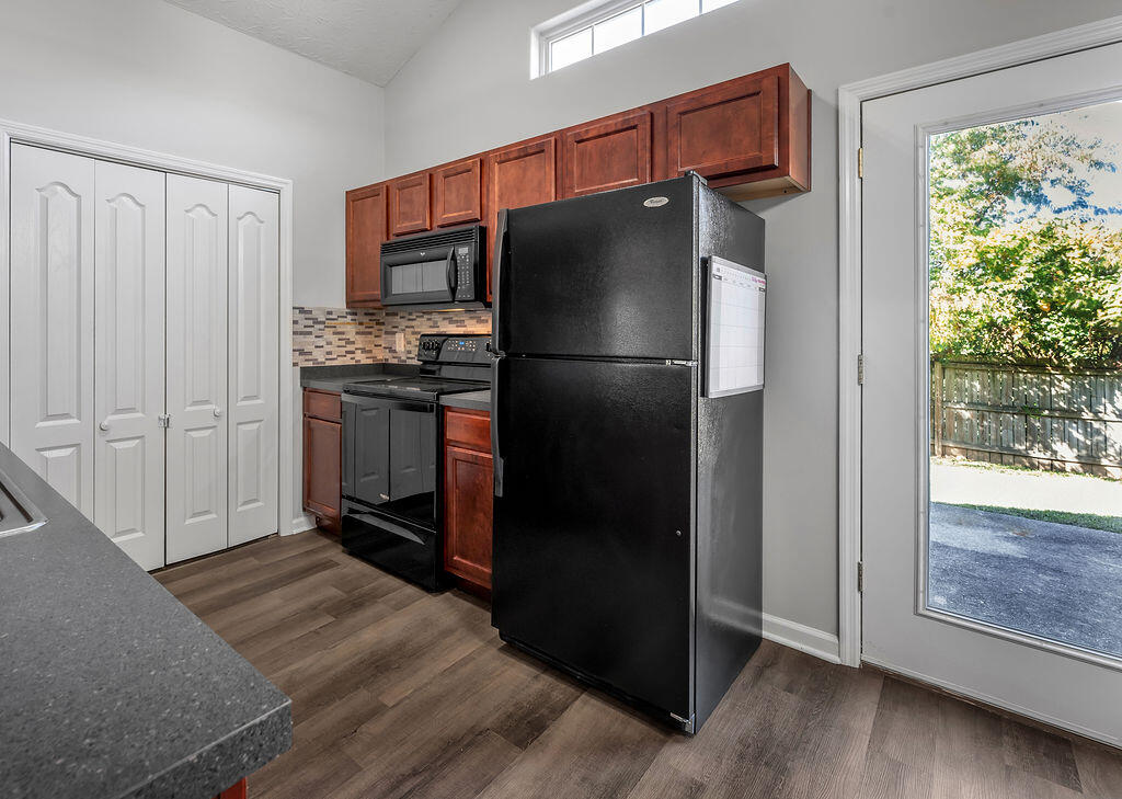 1100 Mountain Laurel Way, Lexington