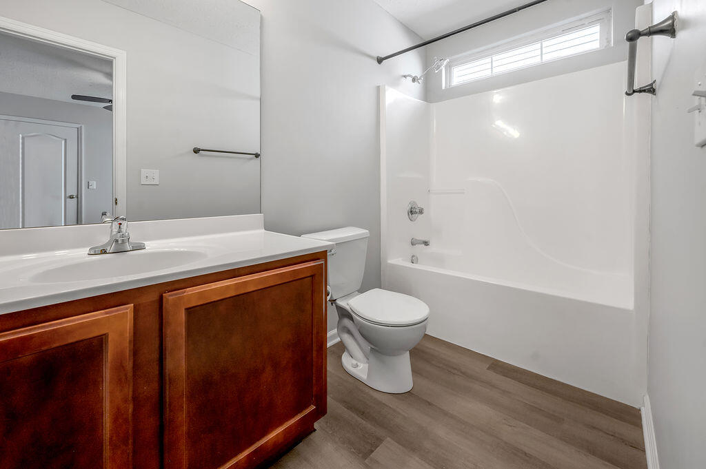 1100 Mountain Laurel Way, Lexington