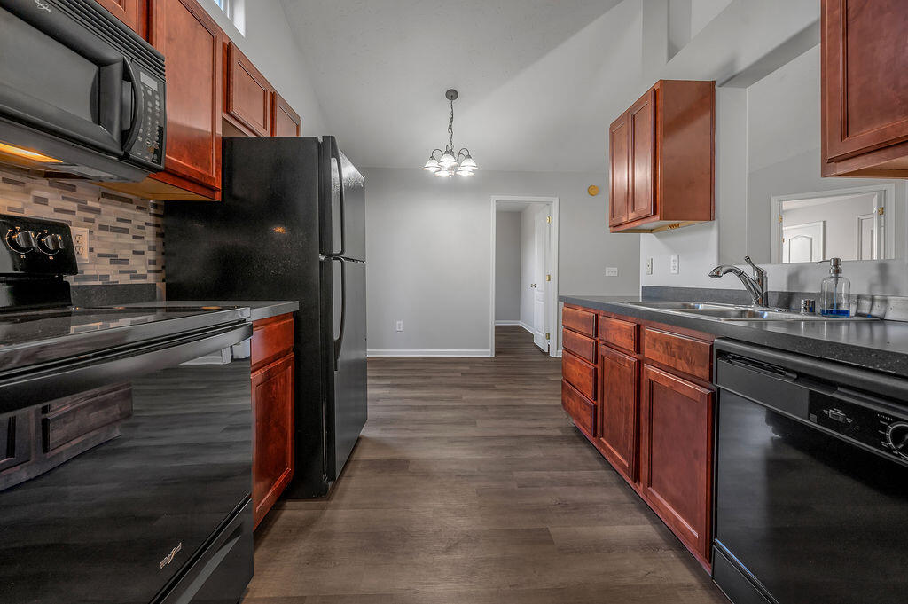 1100 Mountain Laurel Way, Lexington