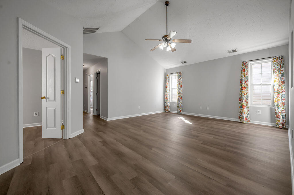 1100 Mountain Laurel Way, Lexington