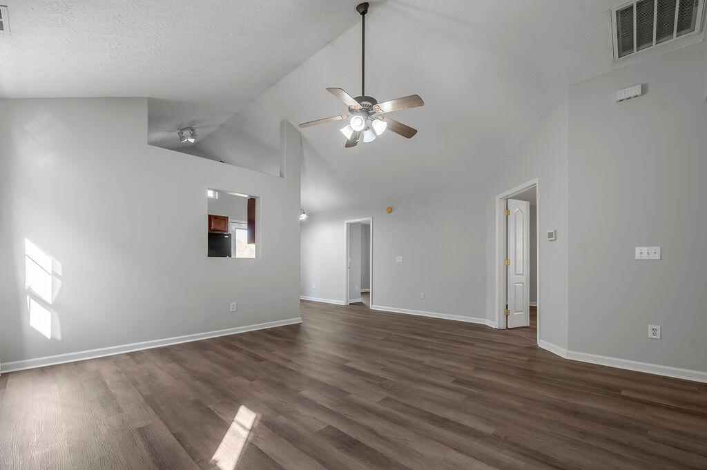 1100 Mountain Laurel Way, Lexington