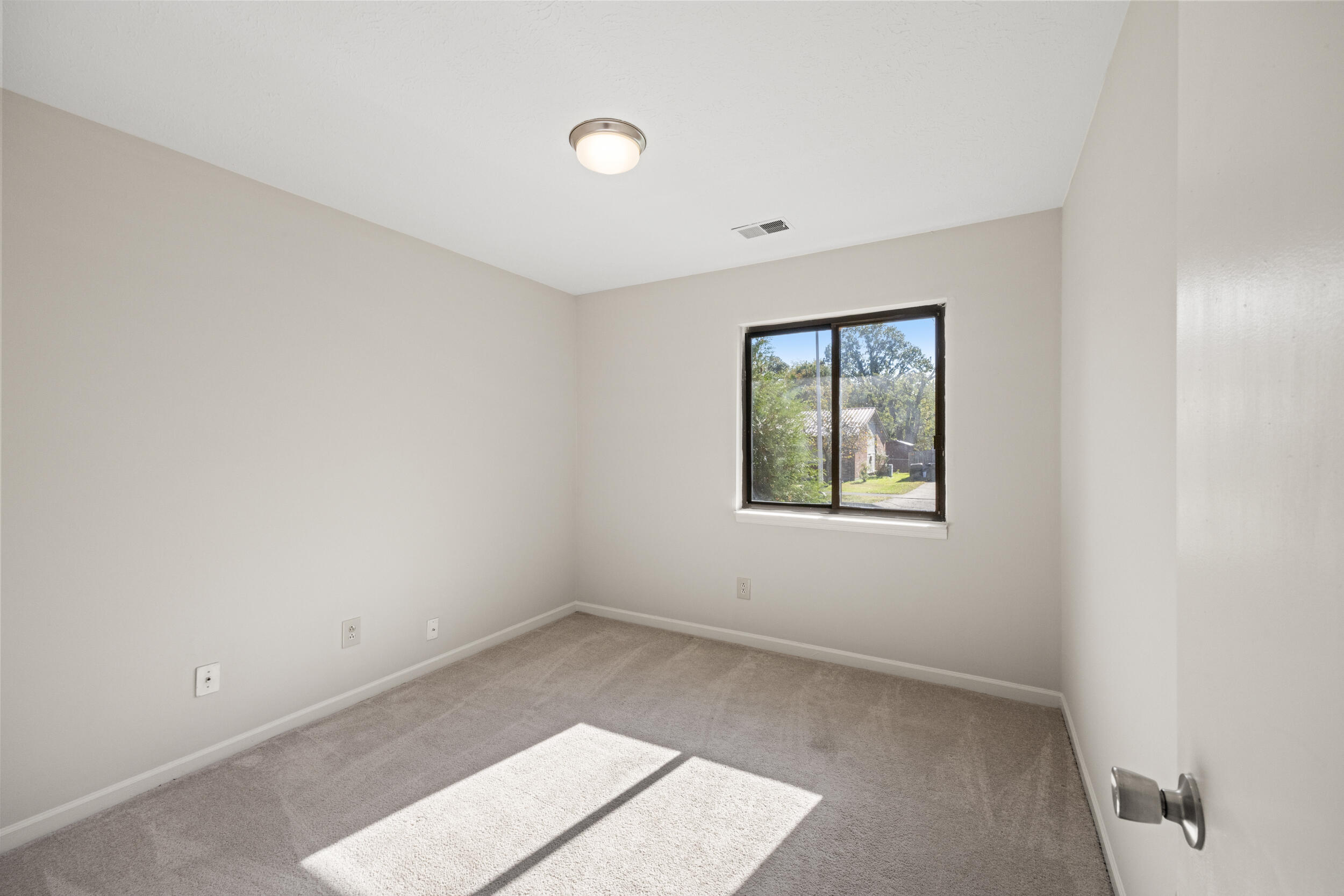 1587 Samara Glen Way, Lexington
