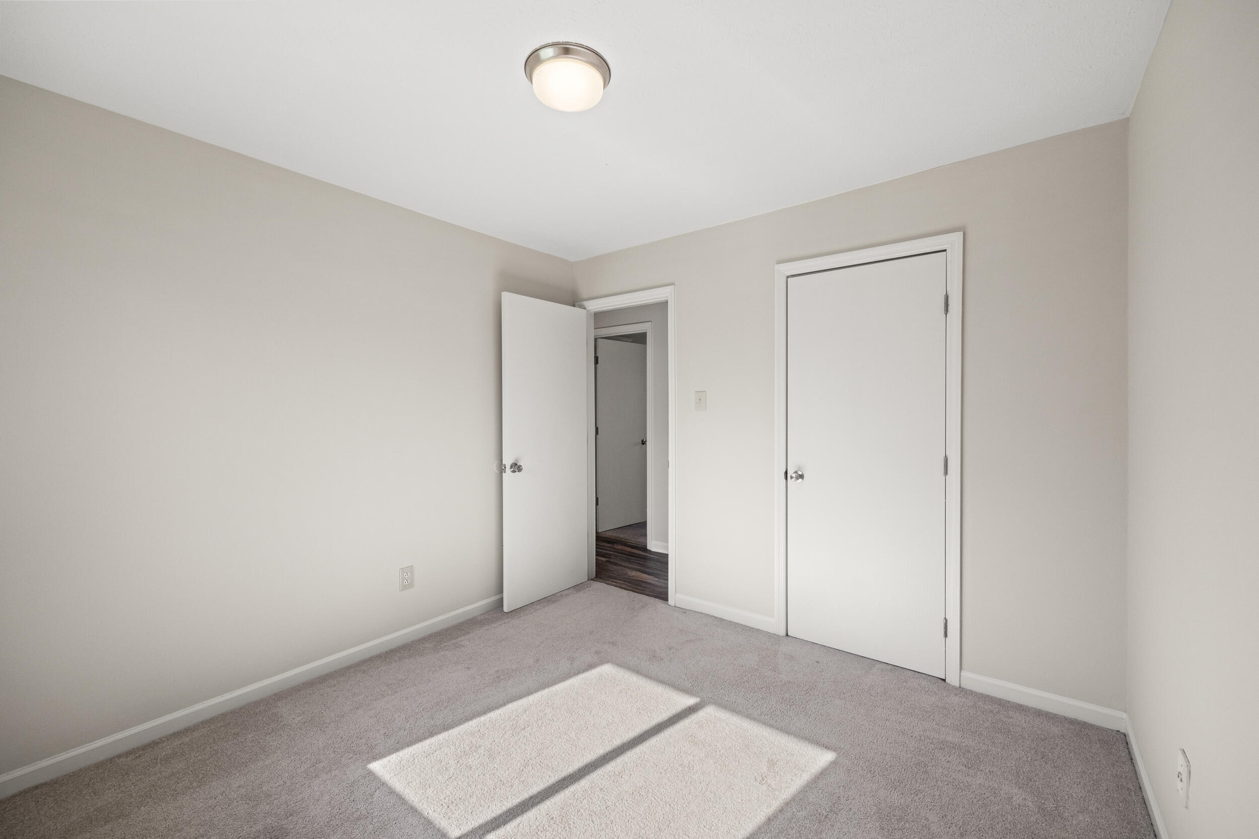 1587 Samara Glen Way, Lexington
