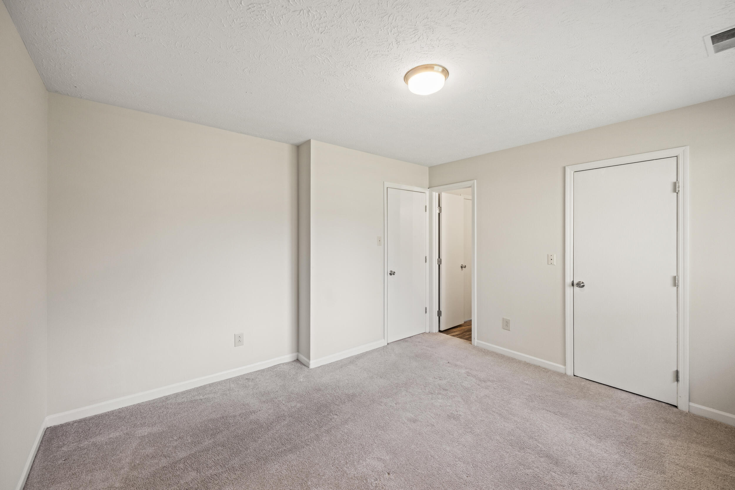 1587 Samara Glen Way, Lexington