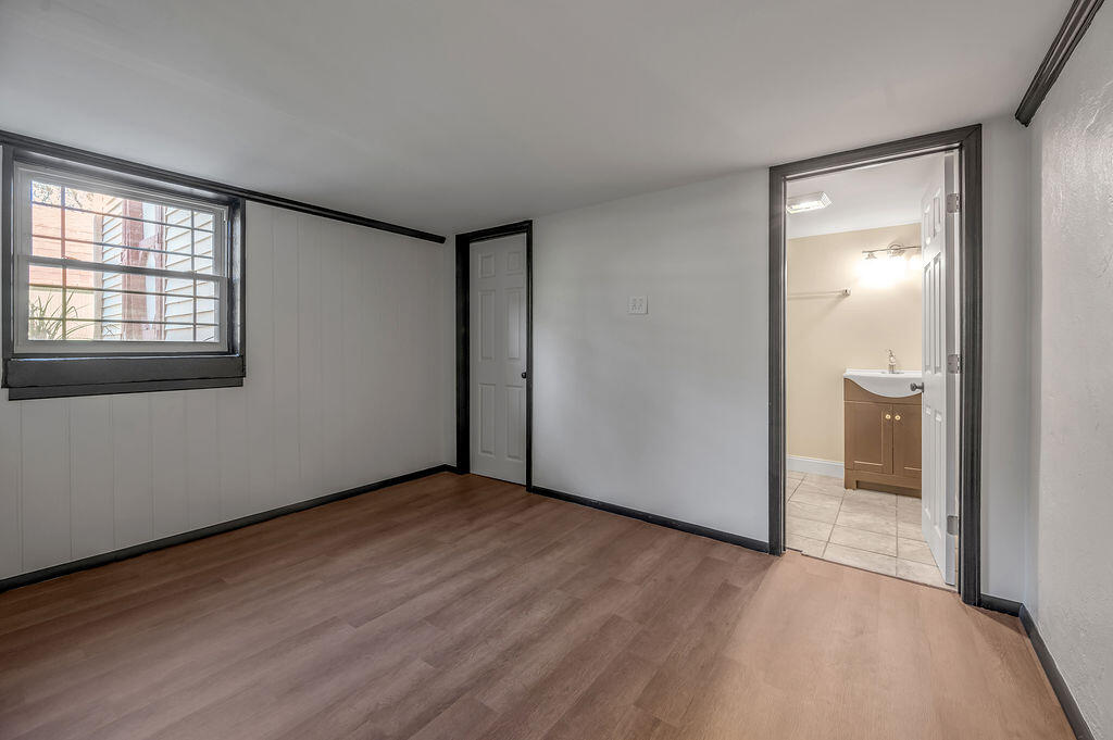 110 Hampton Ave Exd, Winchester