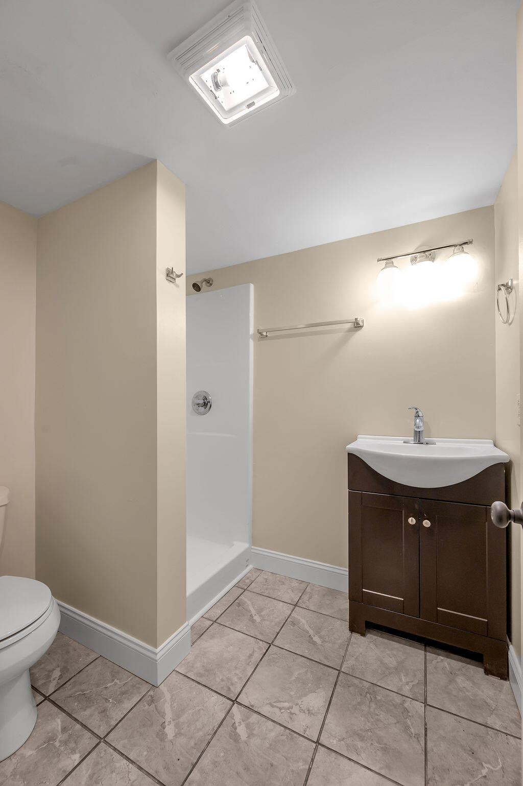 110 Hampton Ave Exd, Winchester