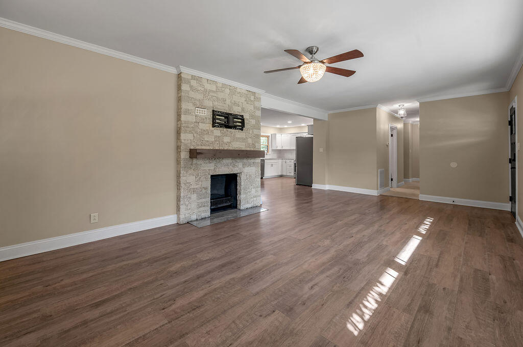 110 Hampton Ave Exd, Winchester