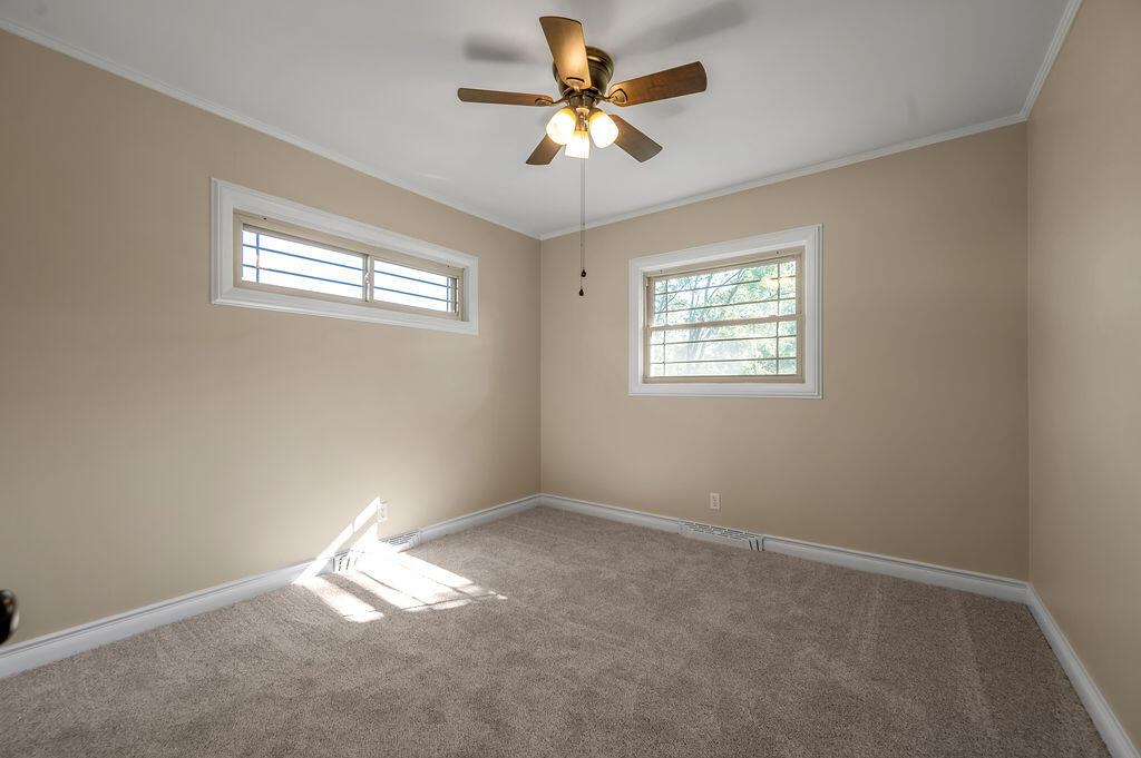 110 Hampton Ave Exd, Winchester